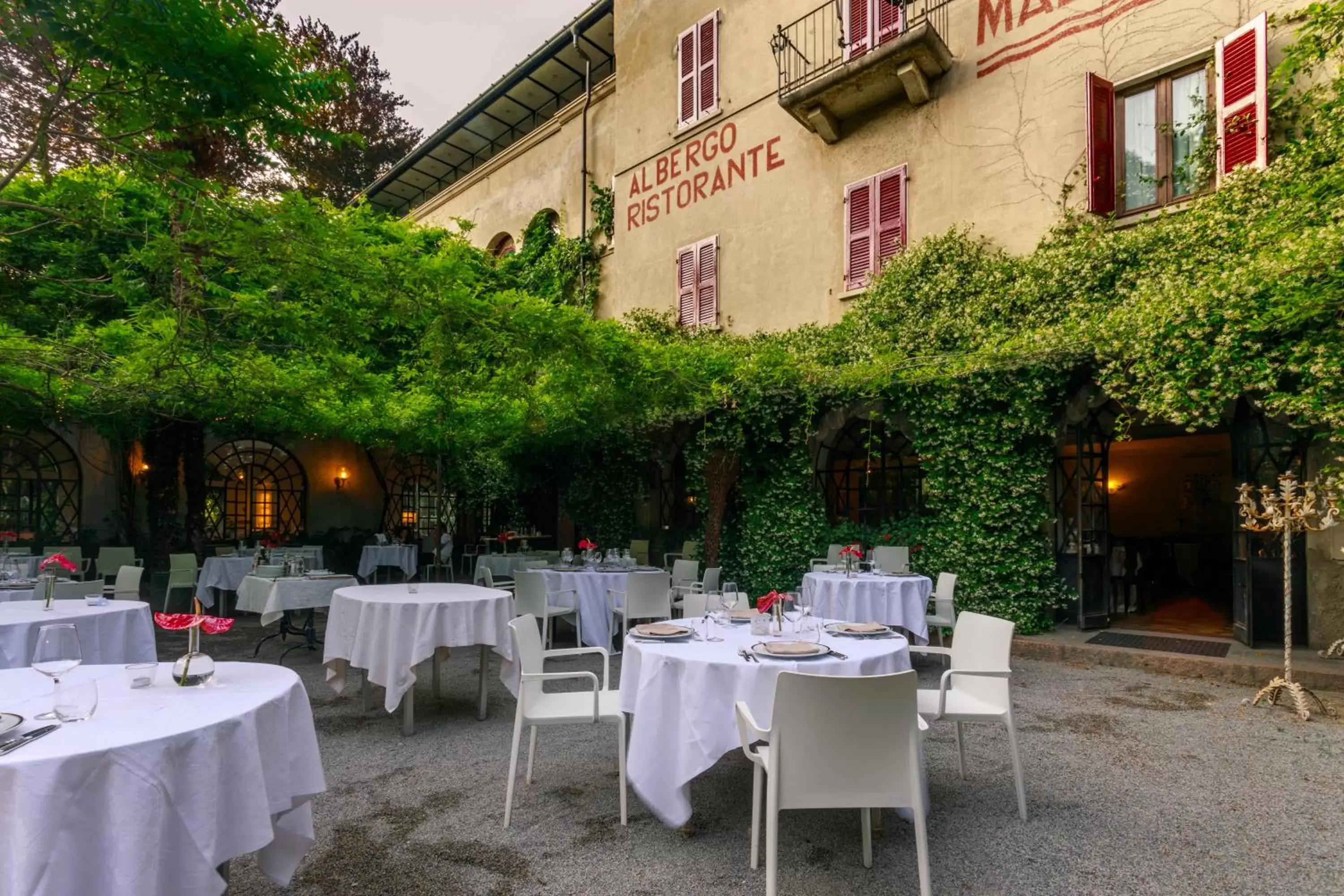 Restaurant/Places to Eat in Albergo Ristorante Madonnina