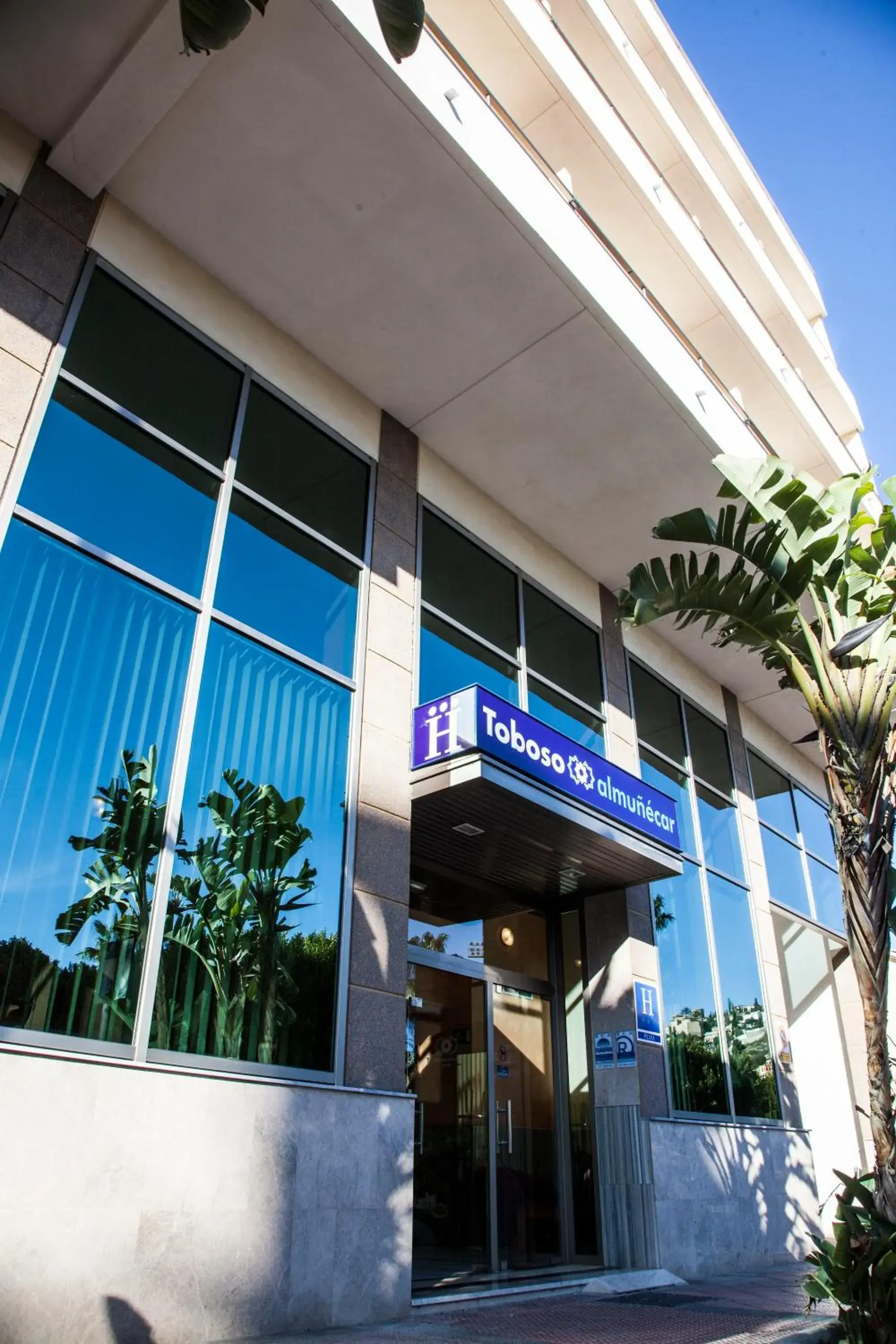 Facade/entrance in Hotel Toboso Almuñécar Facade/entrance in Hotel Toboso Almuñécar