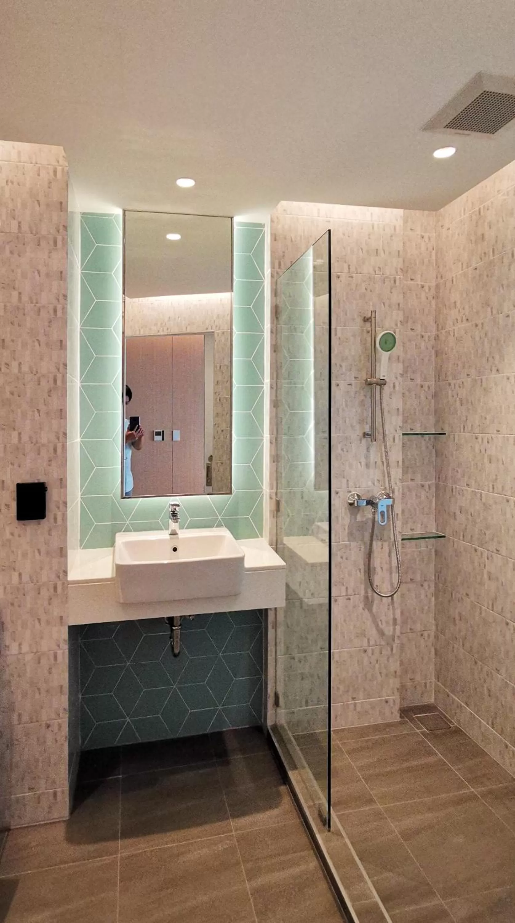 Bathroom in Mintel Huamark