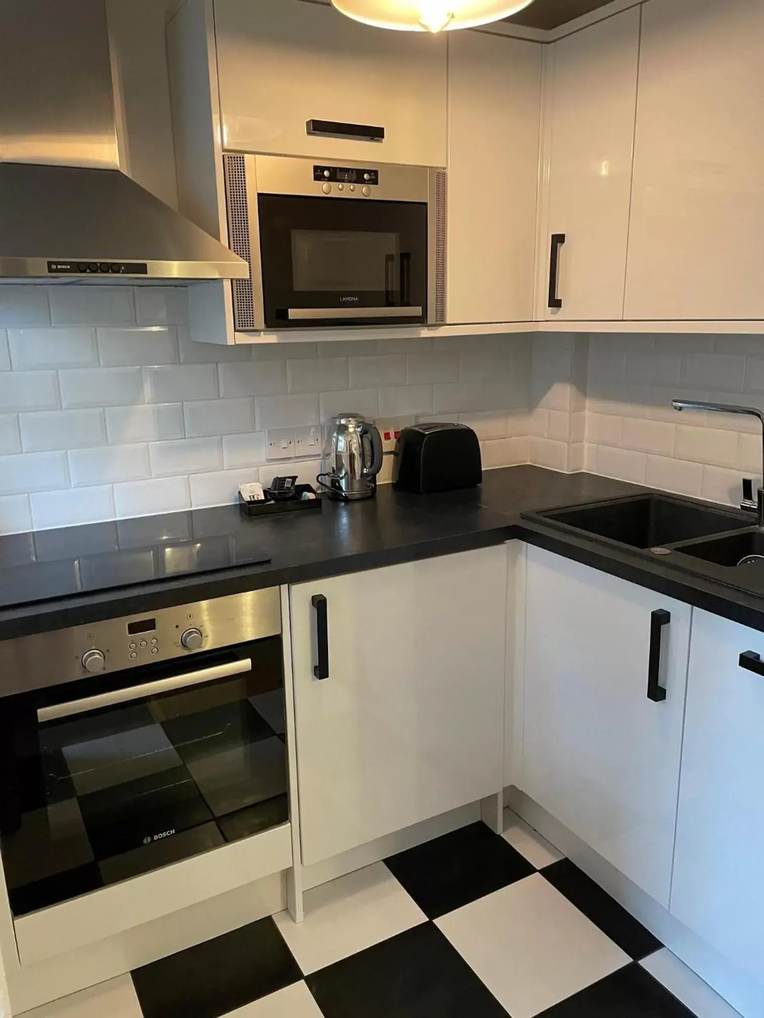 Kitchen or kitchenette, Kitchen/Kitchenette in Ebury Hotel Cottages and Apartment's