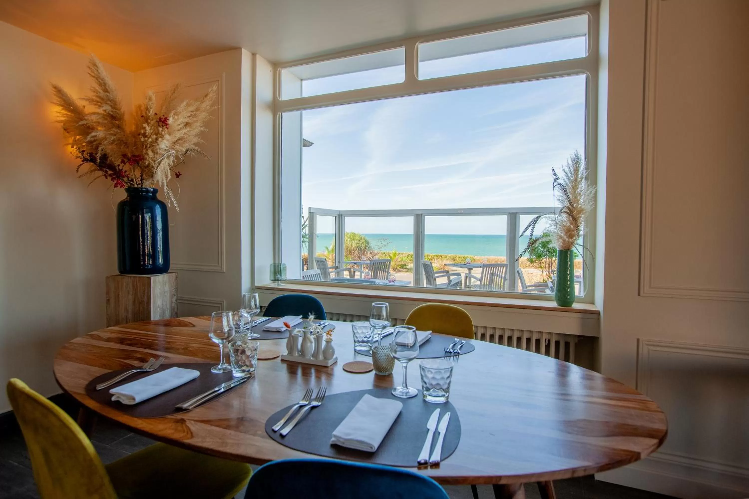Restaurant/places to eat in Hôtel des Isles