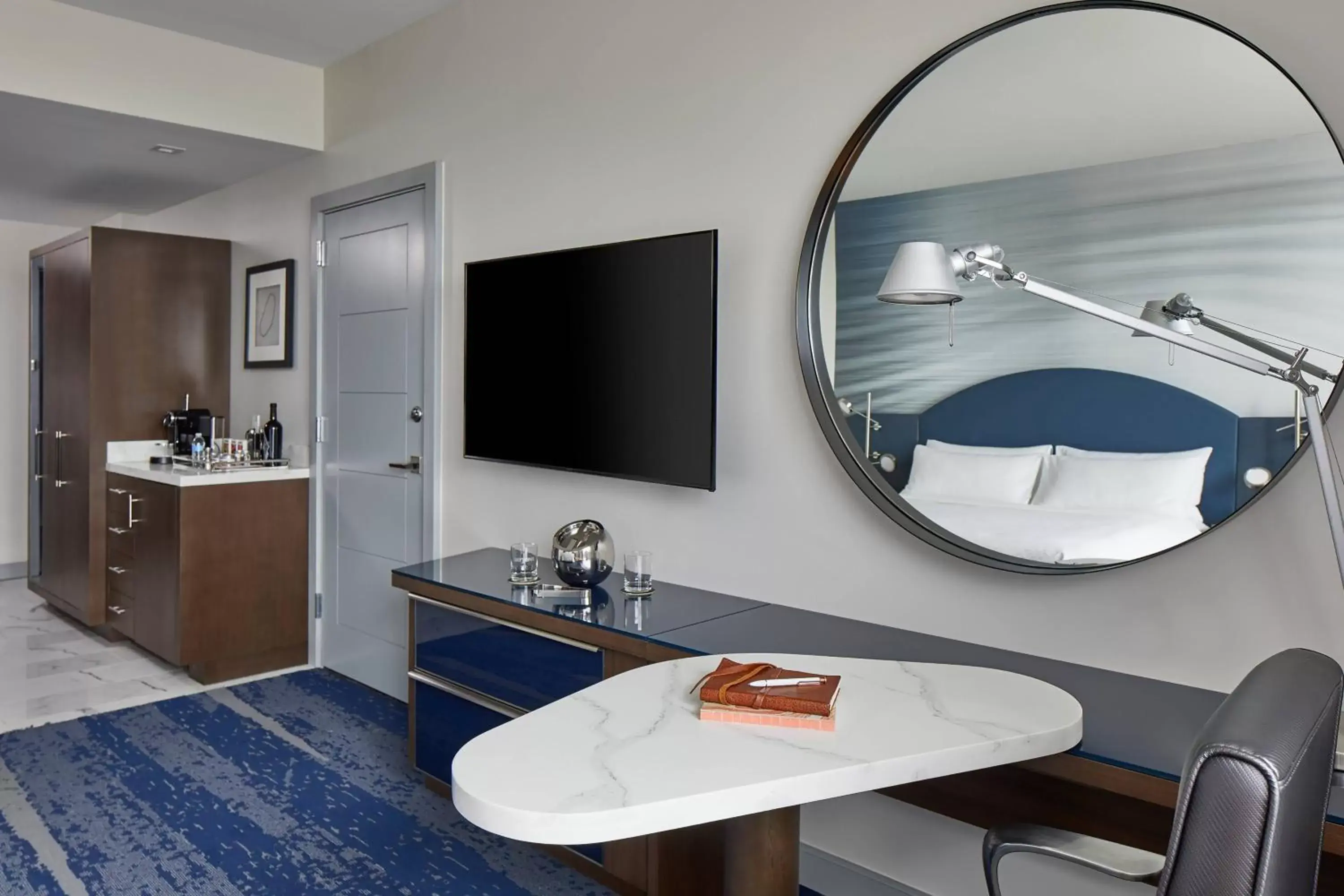 Photo of the whole room, Bathroom in The Daytona, Autograph Collection