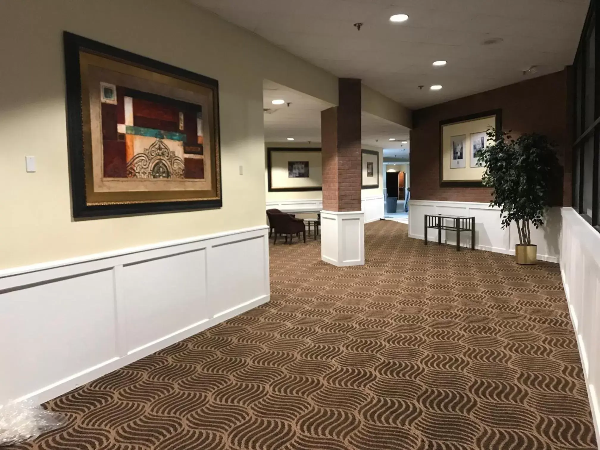 Lobby/Reception in Days Inn & Suites by Wyndham Tallahassee Conf Center I-10