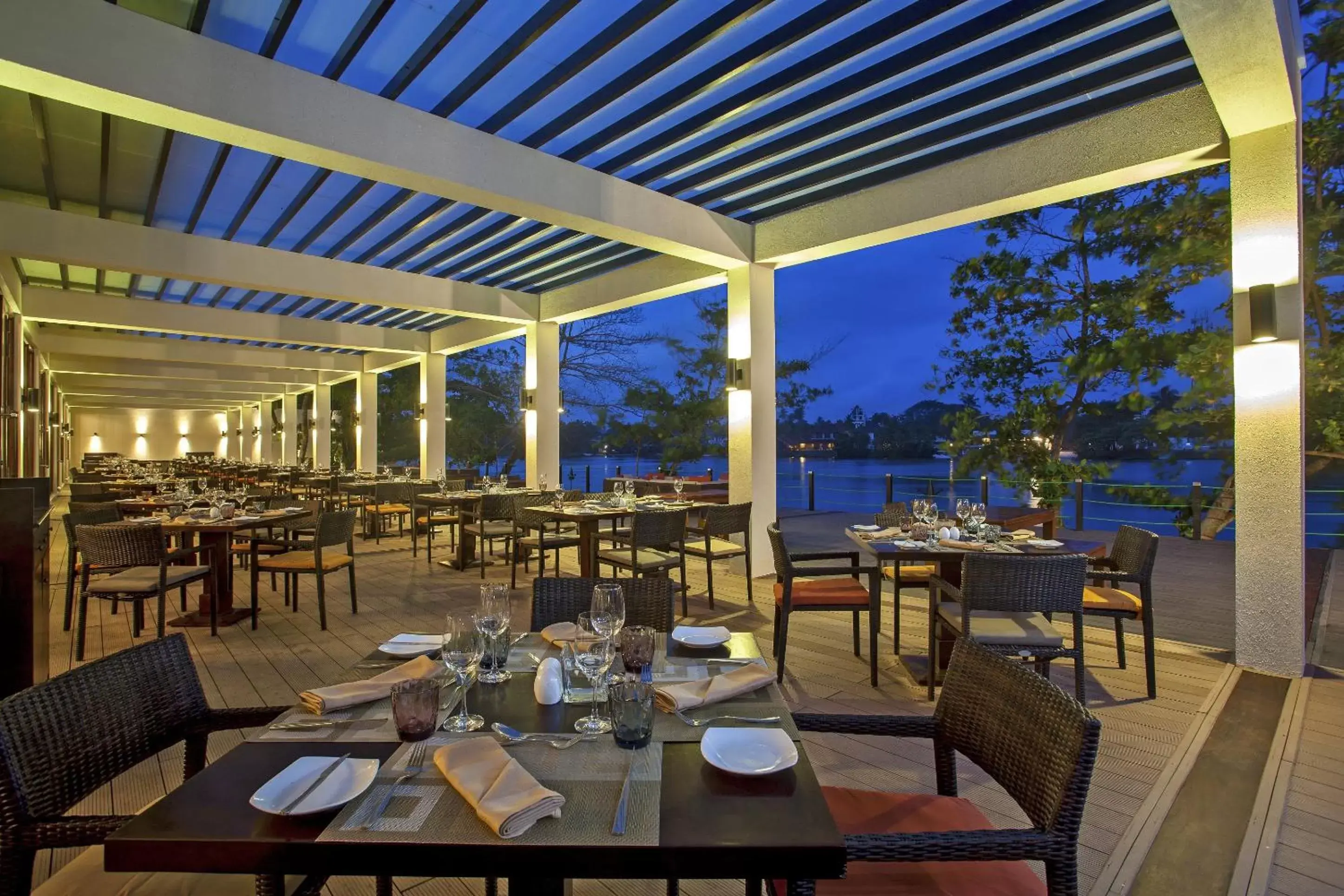 Restaurant/Places to Eat in Centara Ceysands Resort & Spa Sri Lanka