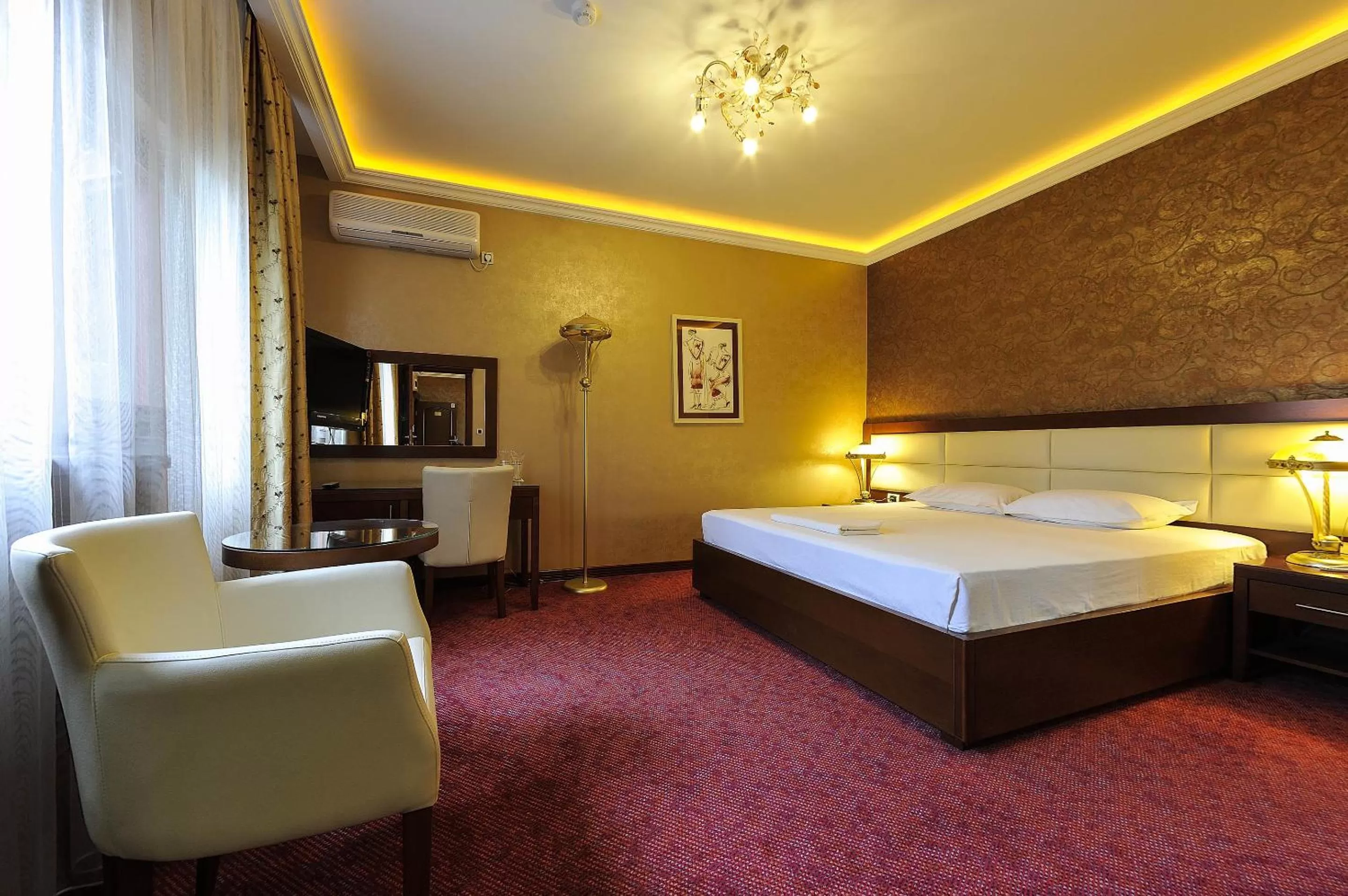 TV and multimedia, Bed in Hotel Sucevic Garni