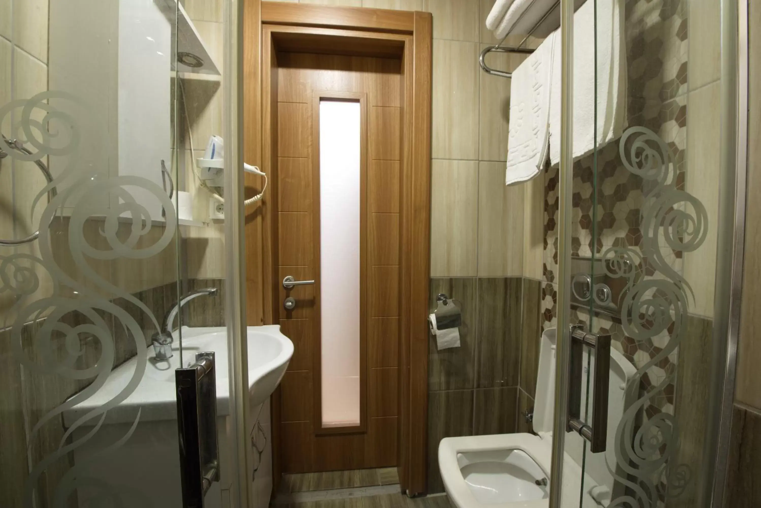Shower, Bathroom in Istanbul Sirkeci Hotel