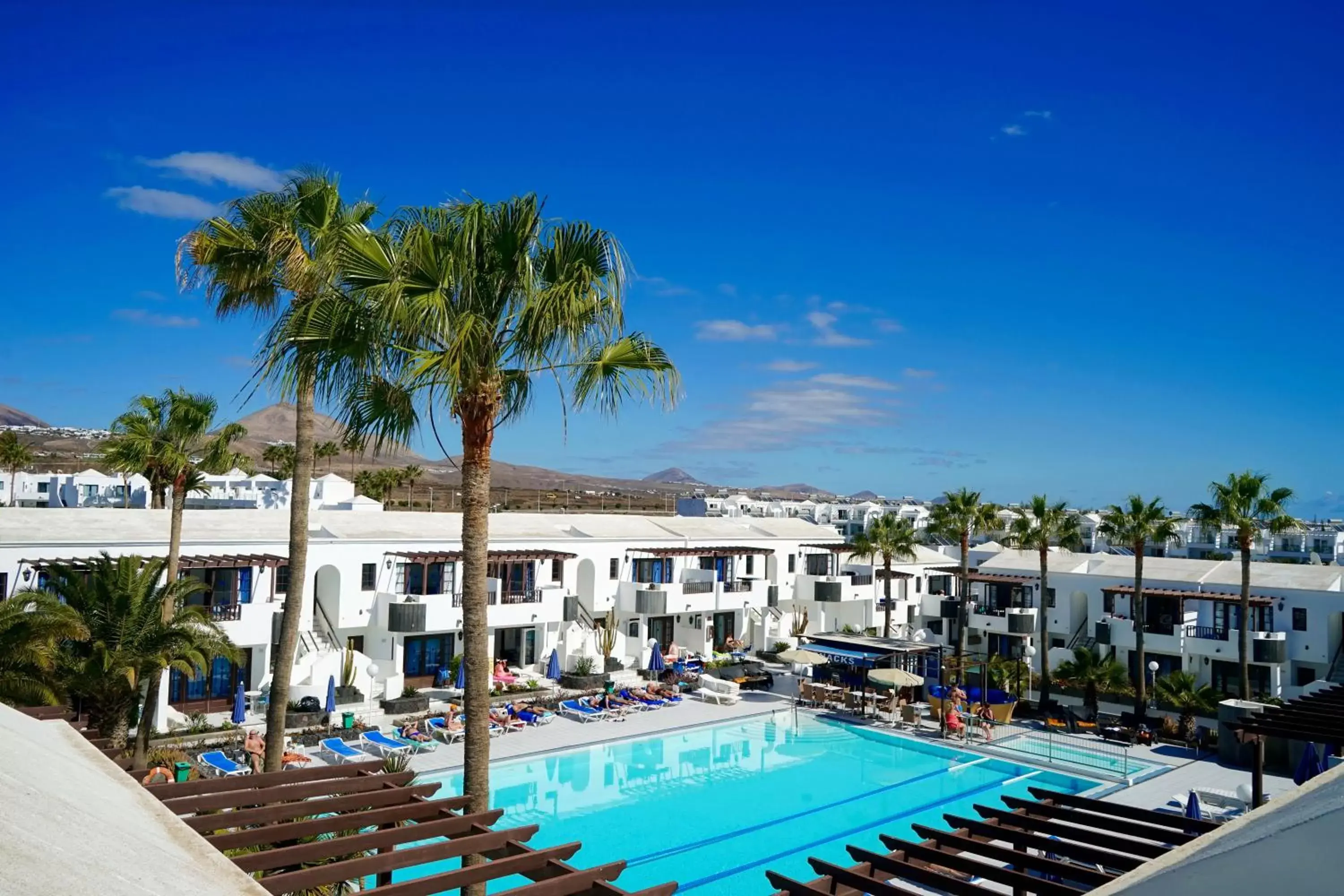 Mountain view, Swimming Pool in Plaza Azul