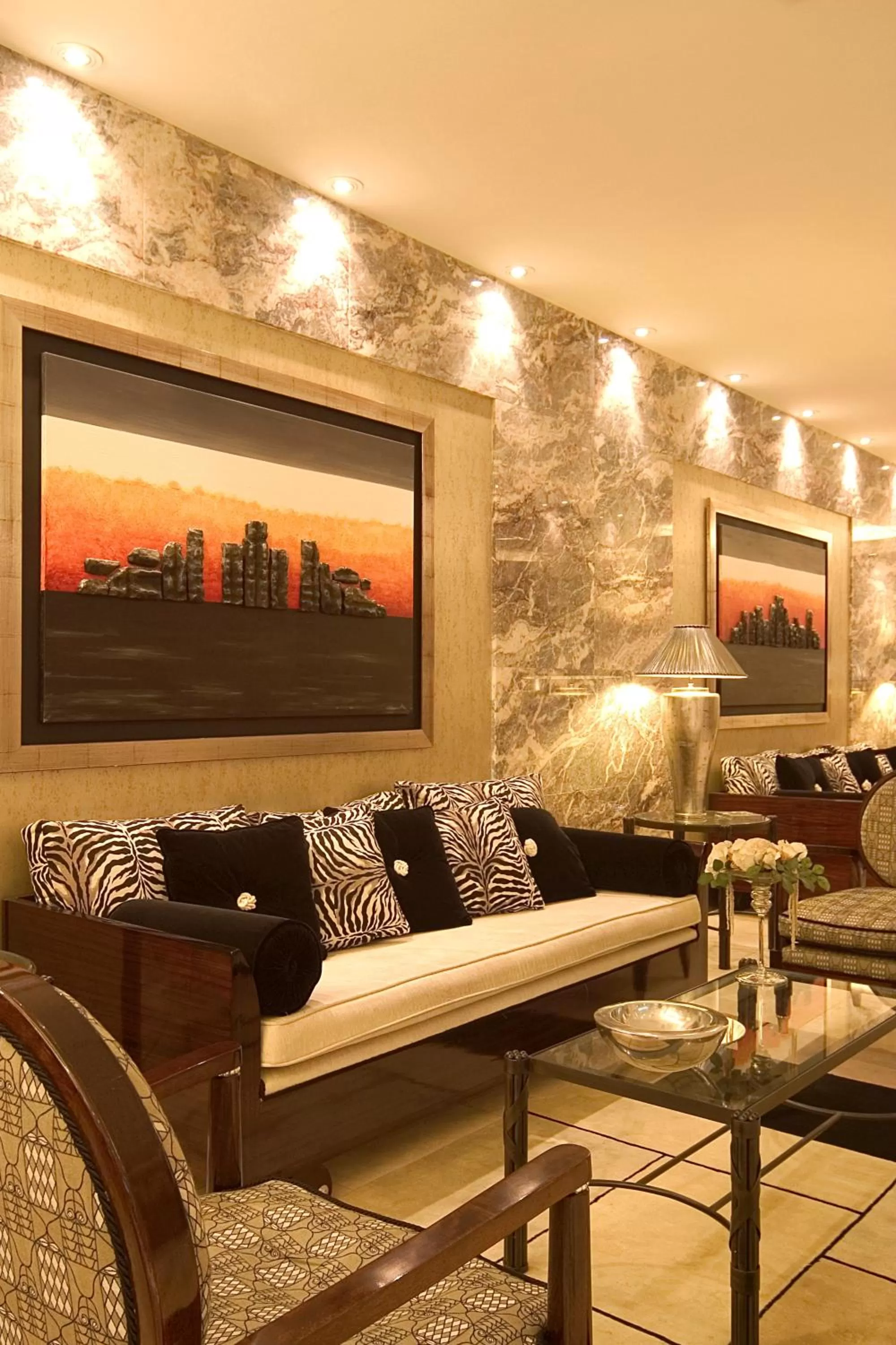 Communal lounge/ TV room in Hotel Travel Park Lisboa