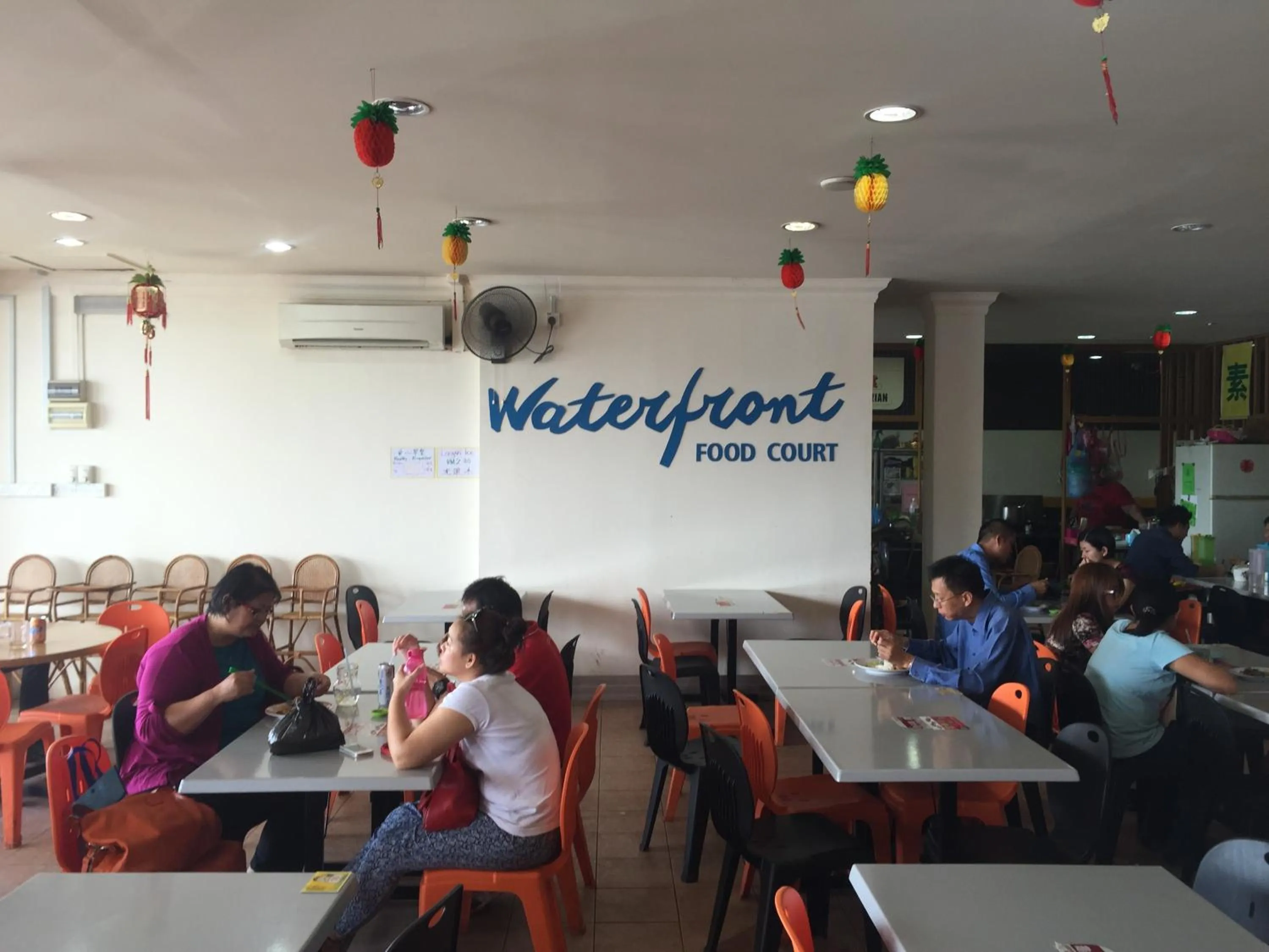 Restaurant/places to eat in Venice Inn