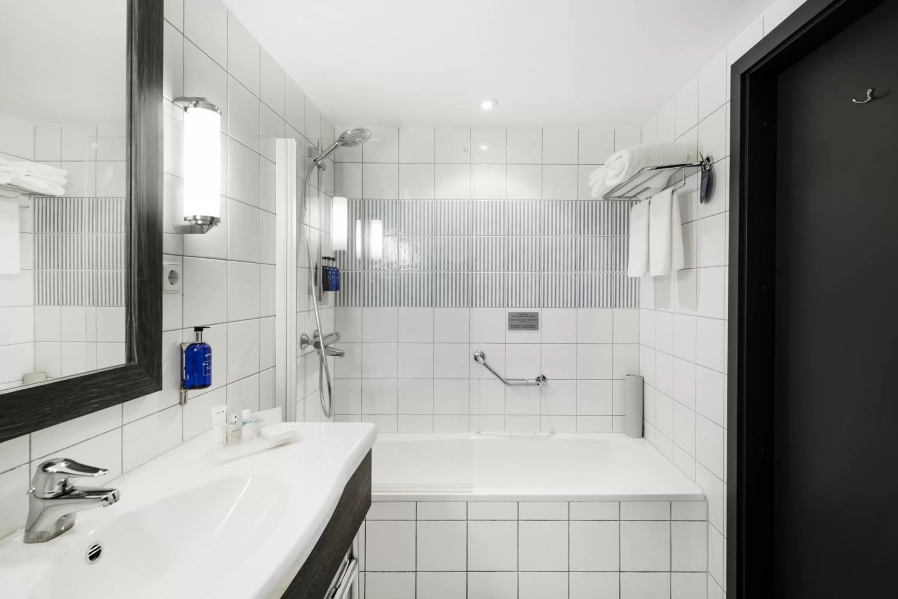 Bathroom in MERCURE KLAIPEDA CITY HOTEL, Meetings, Events, Restaurant & Bar - Accor Group, Pet Stay FREE