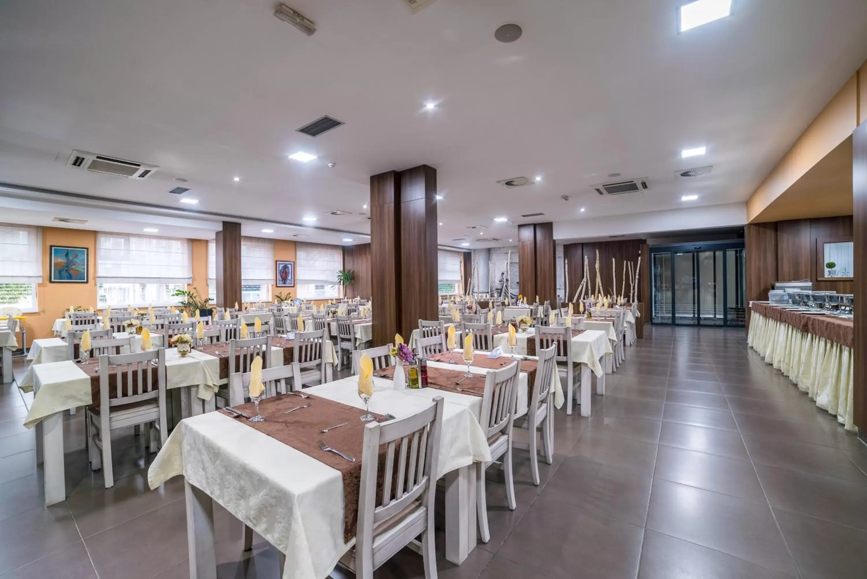 Restaurant/Places to Eat in City Hotel Mostar