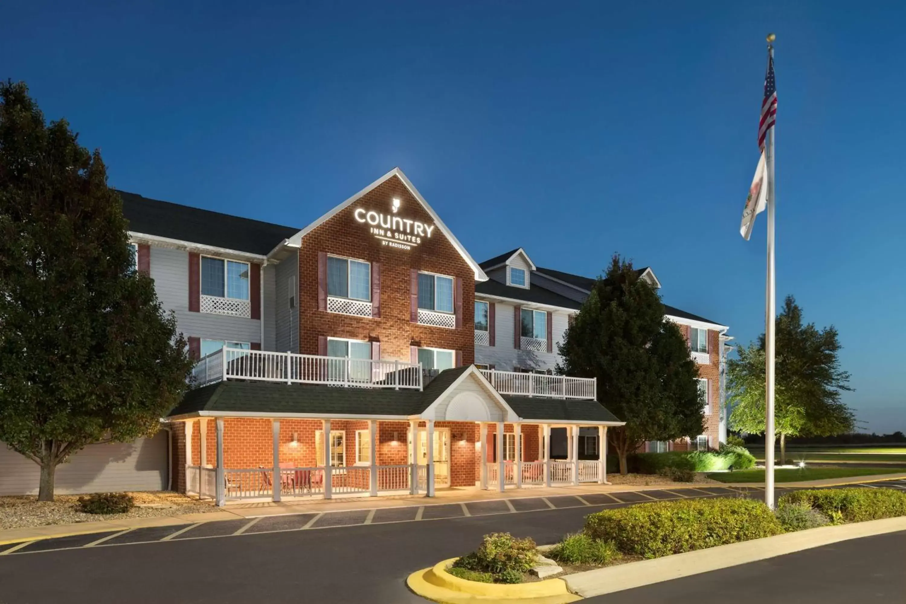 Property Building in Country Inn & Suites by Radisson, Manteno, IL