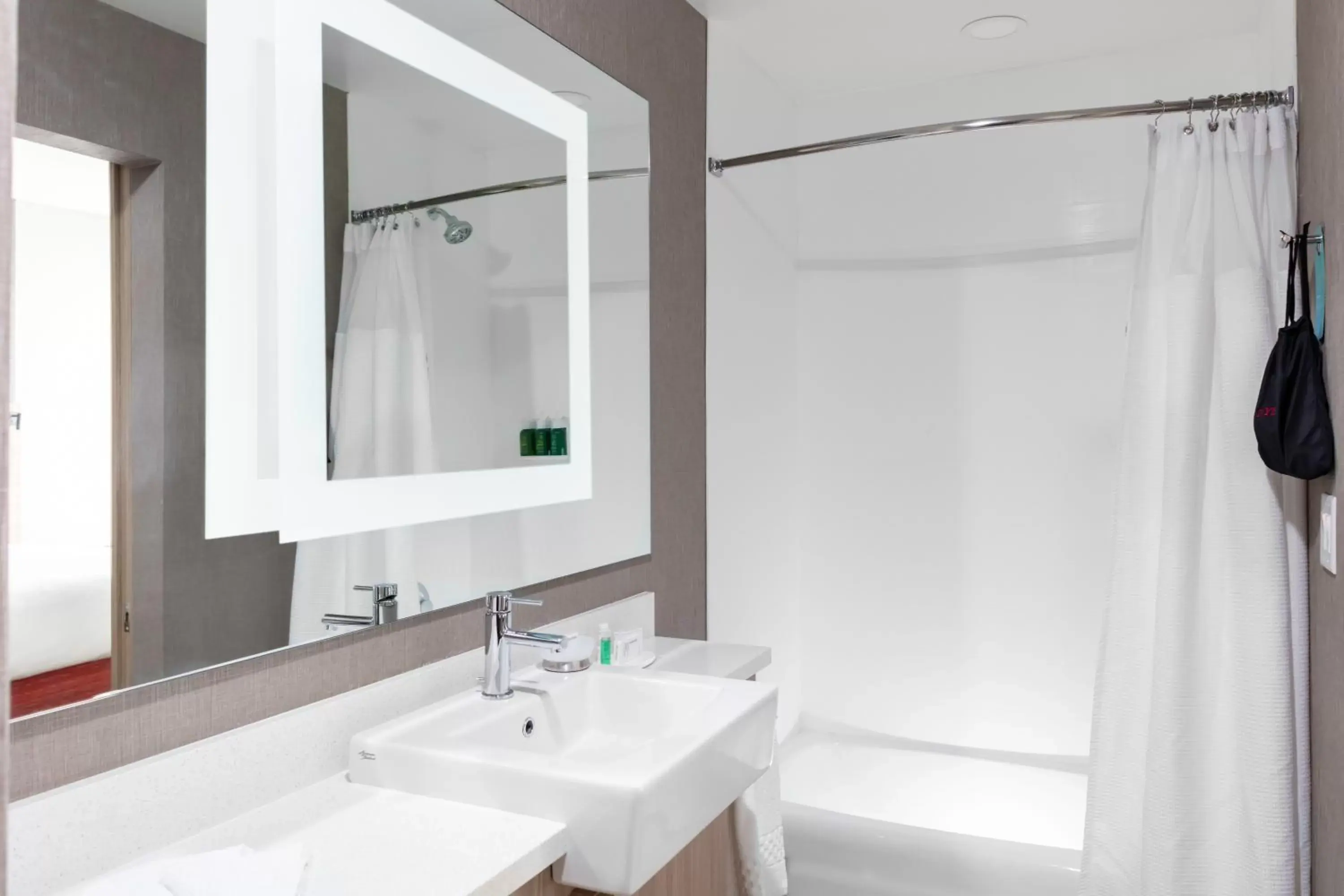 Bathroom in SpringHill Suites Atlanta Alpharetta/Roswell