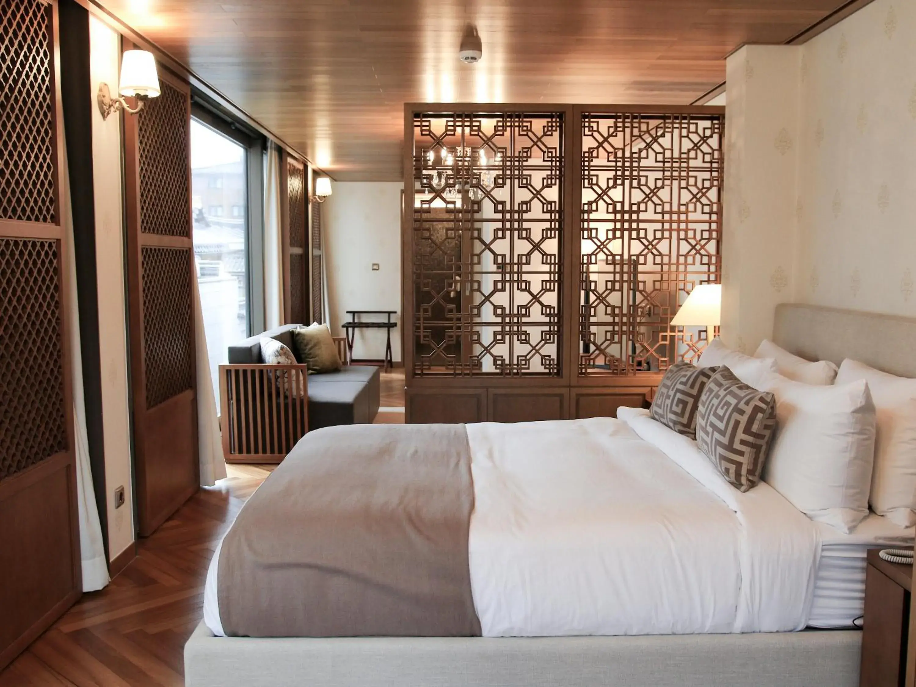 Photo of the whole room, Bed in Bonum 1957 Hanok and Boutique