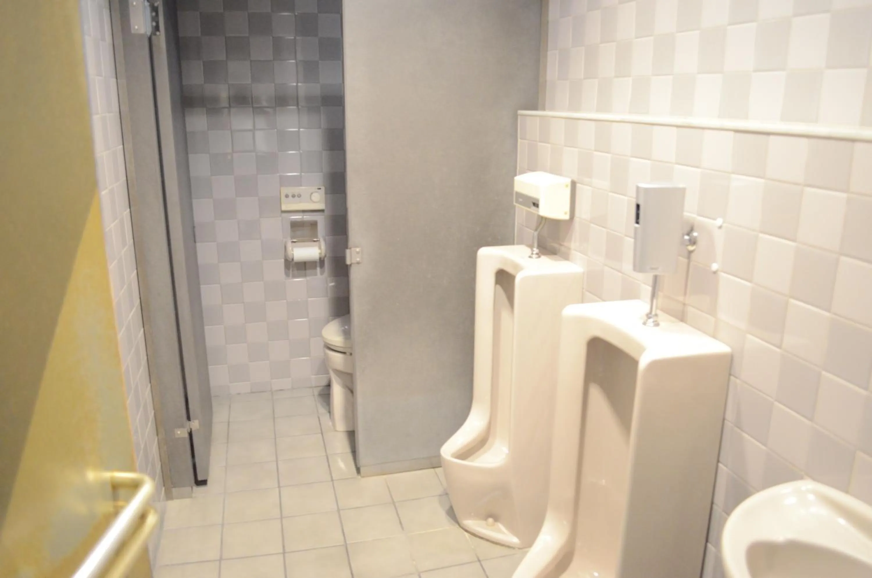 Toilet in My Hotel Ryugu