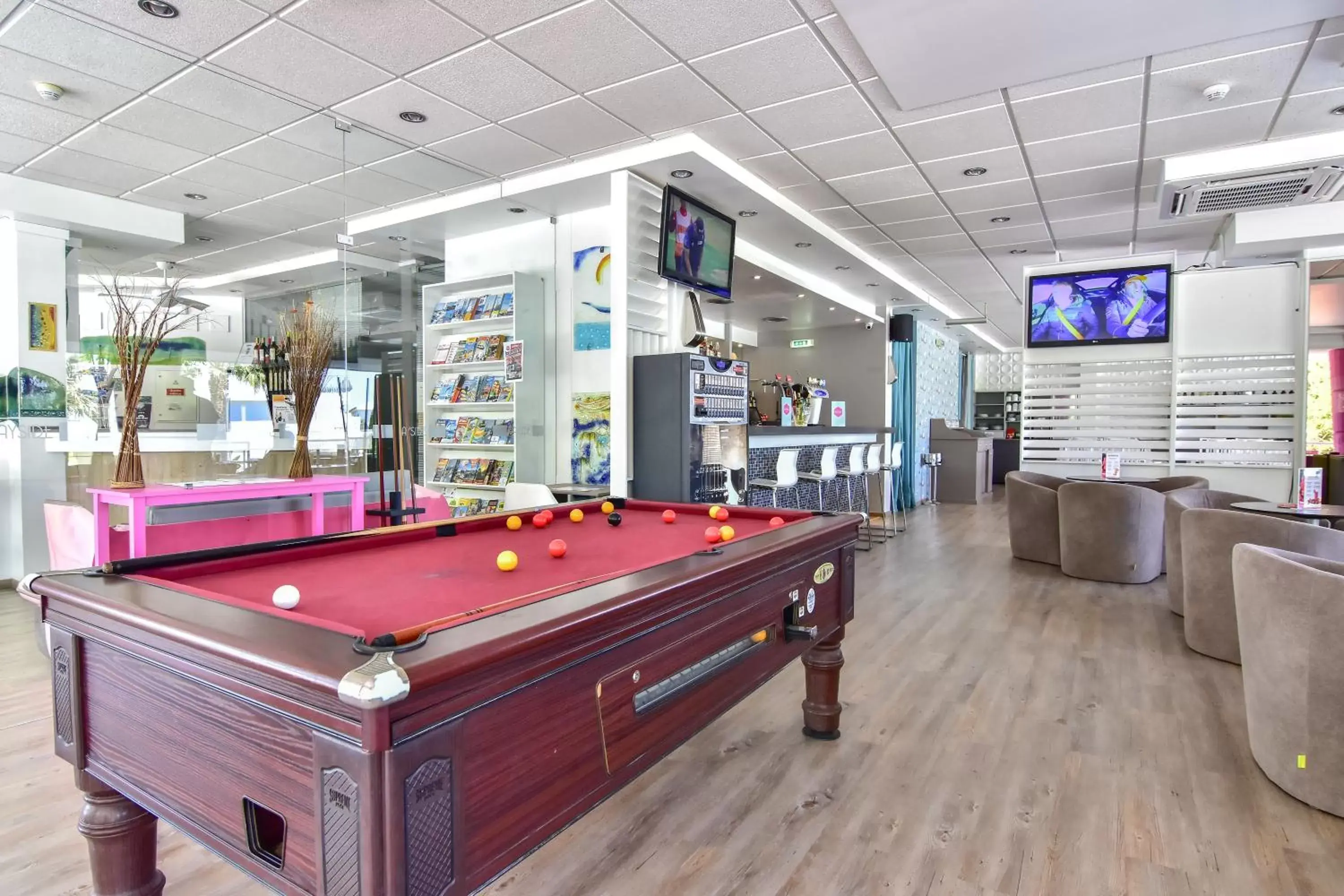 Lounge or bar, Billiards in Bayside Salgados