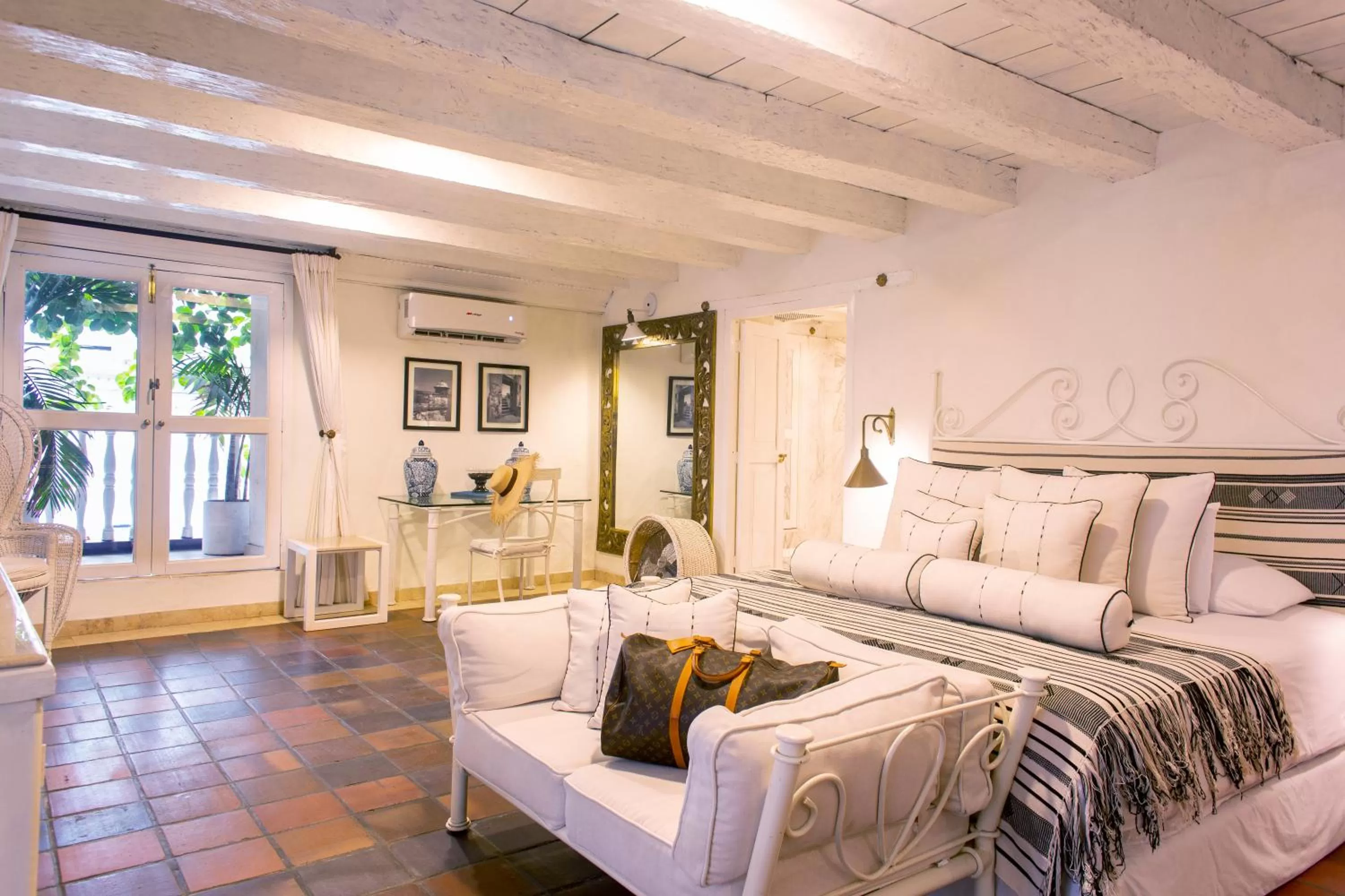 Suite with Balcony in Leones de Alba Hotel Boutique