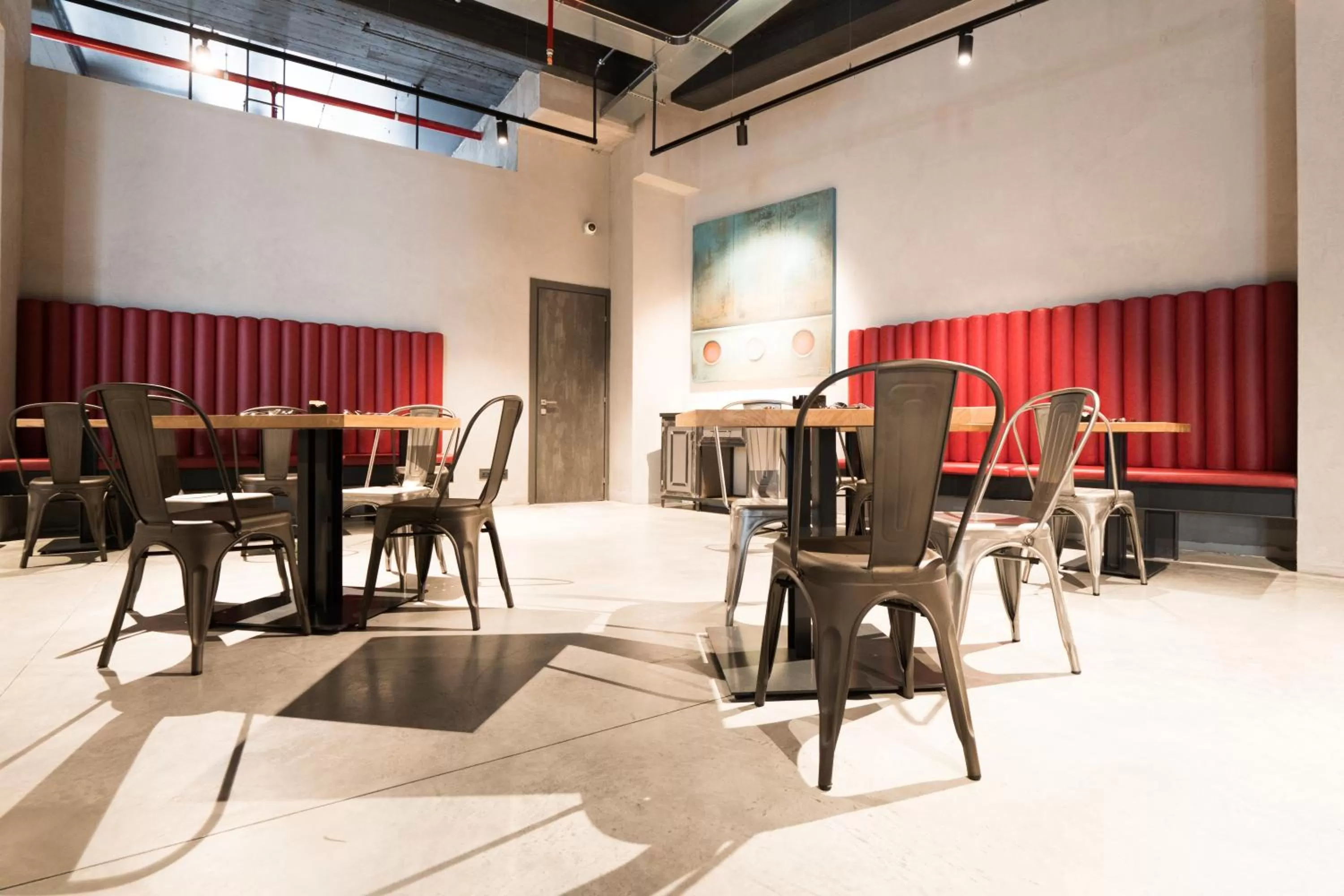 Restaurant/places to eat in J24 Hotel Milano