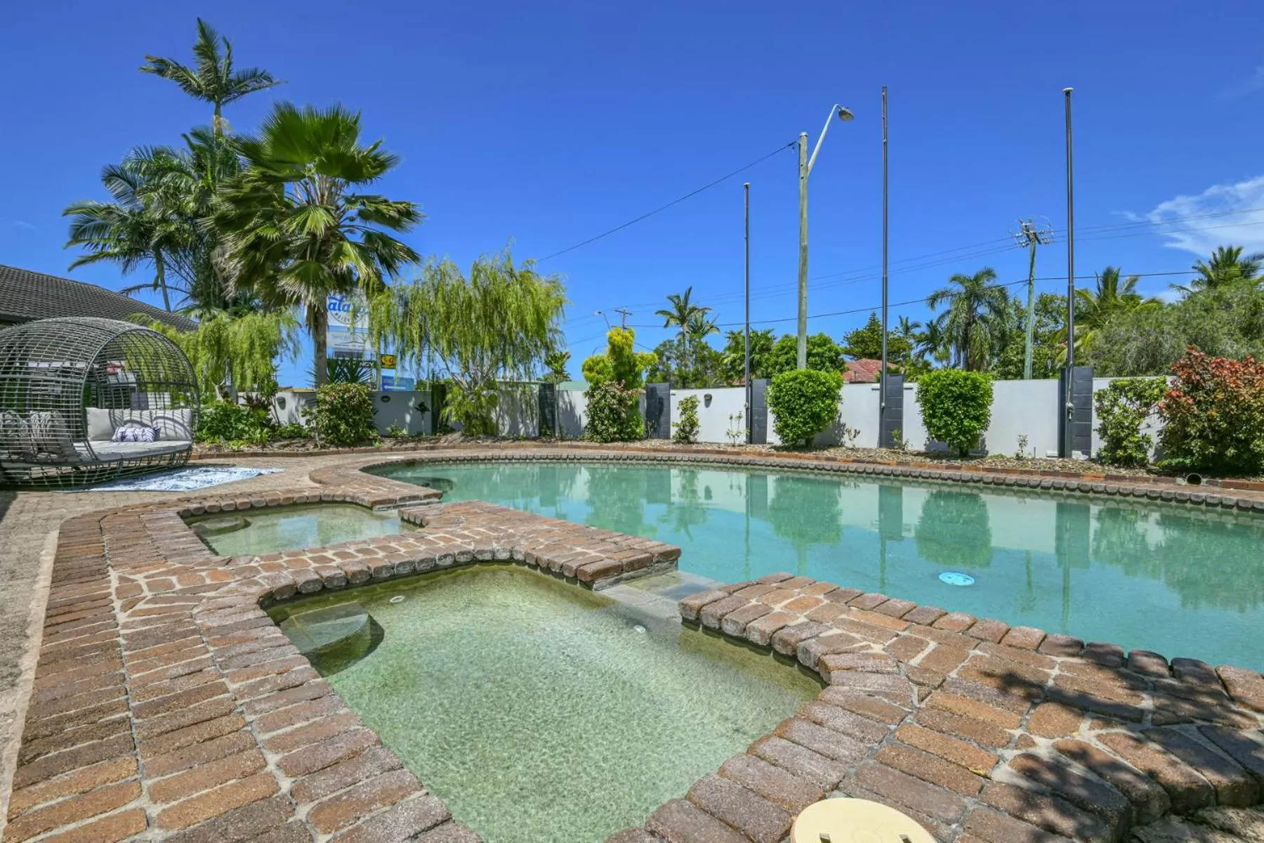 Garden in Alara Motor Inn