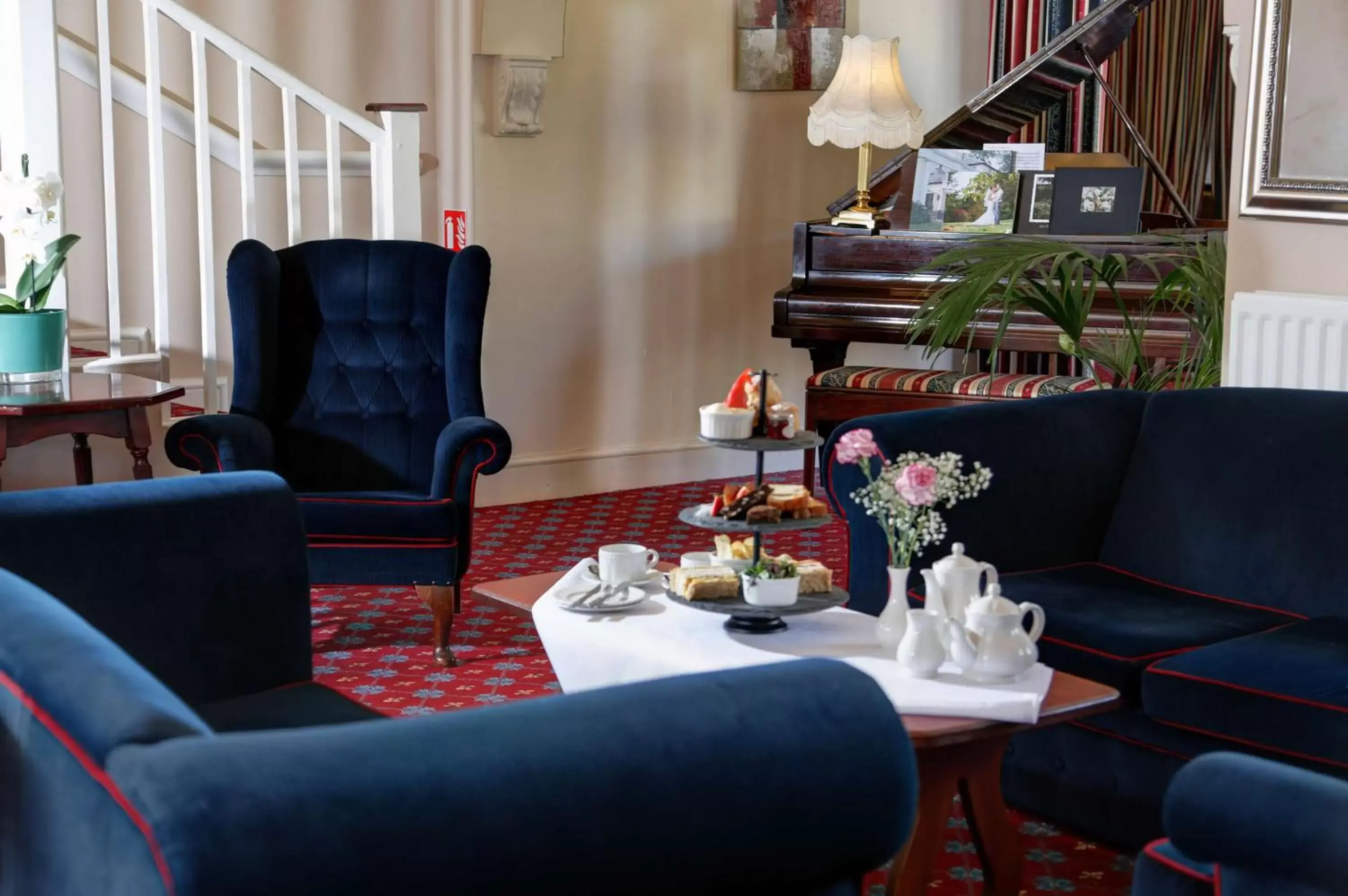 Lounge or bar, Seating Area in Best Western Lord Haldon Hotel