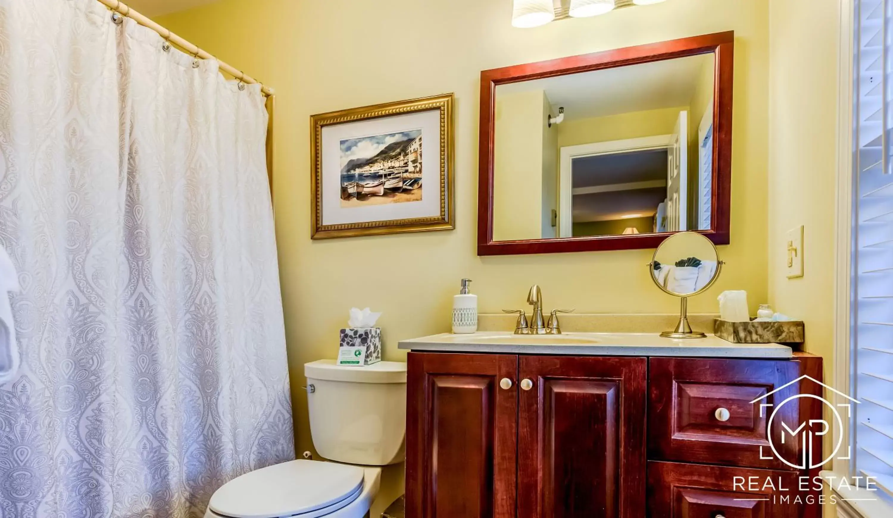 Bathroom in Bouchard Restaurant & Inn