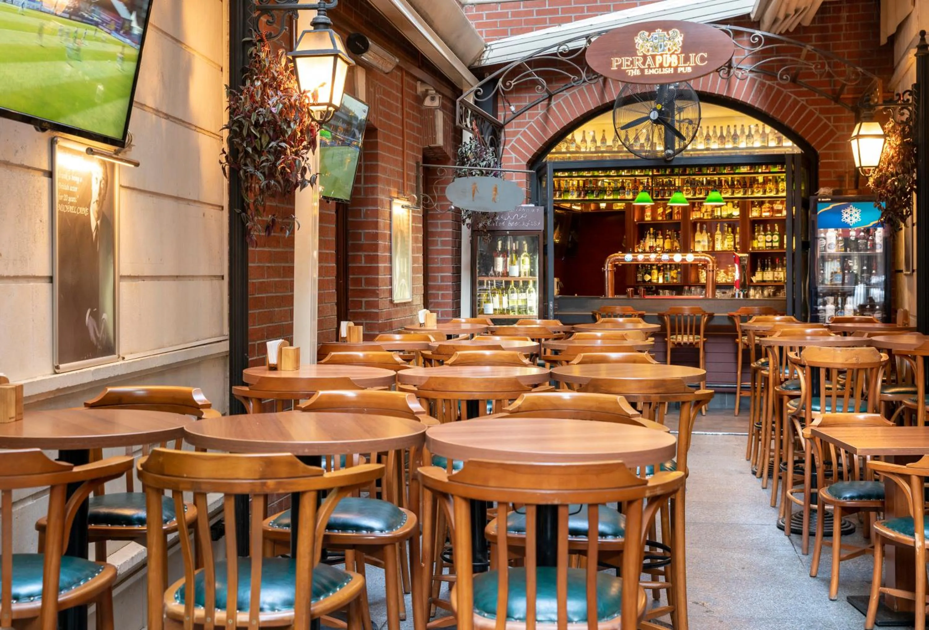 Lounge or bar in Rixos Pera Istanbul