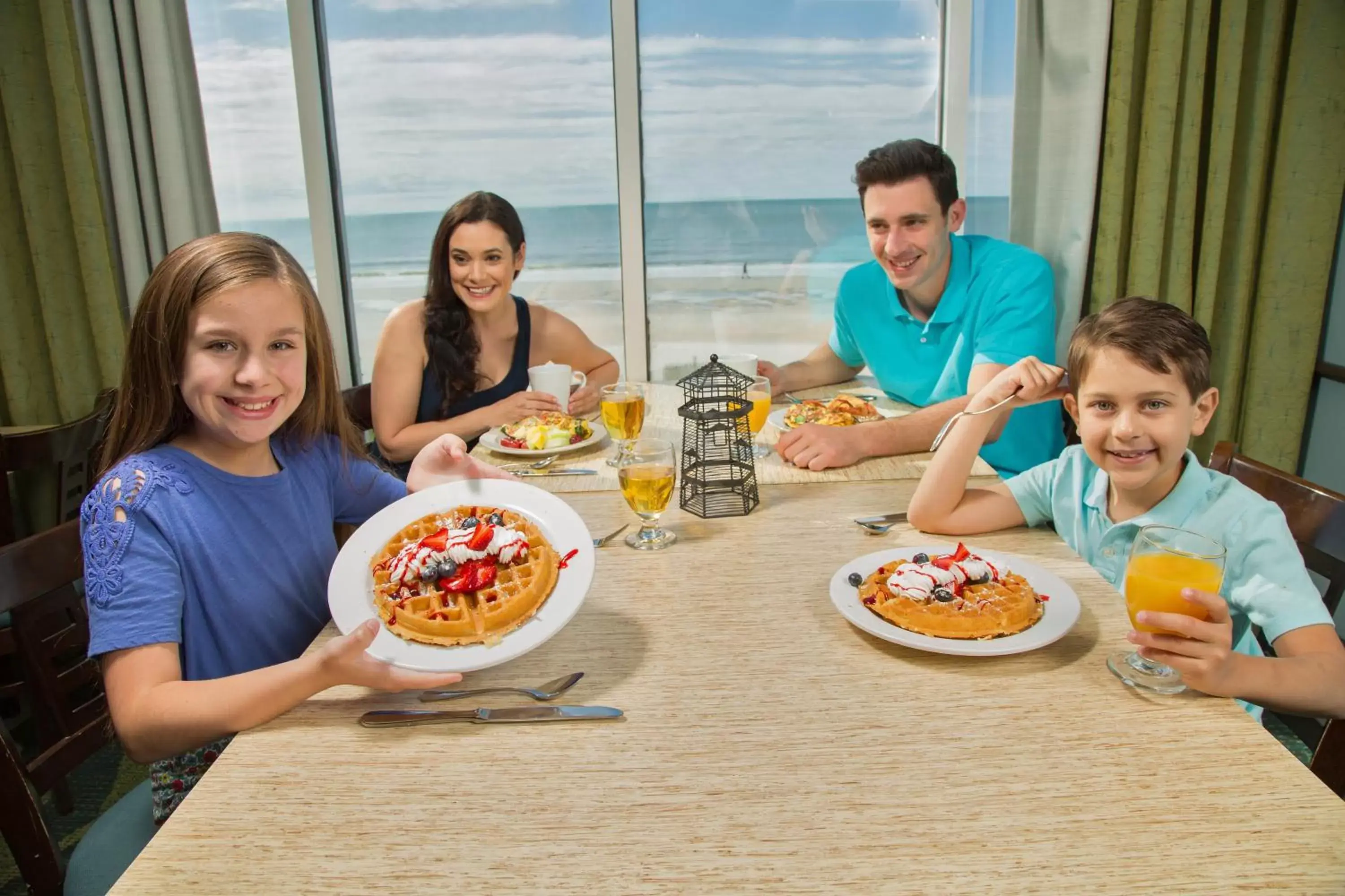Restaurant/places to eat, Family in Sea Watch Resort