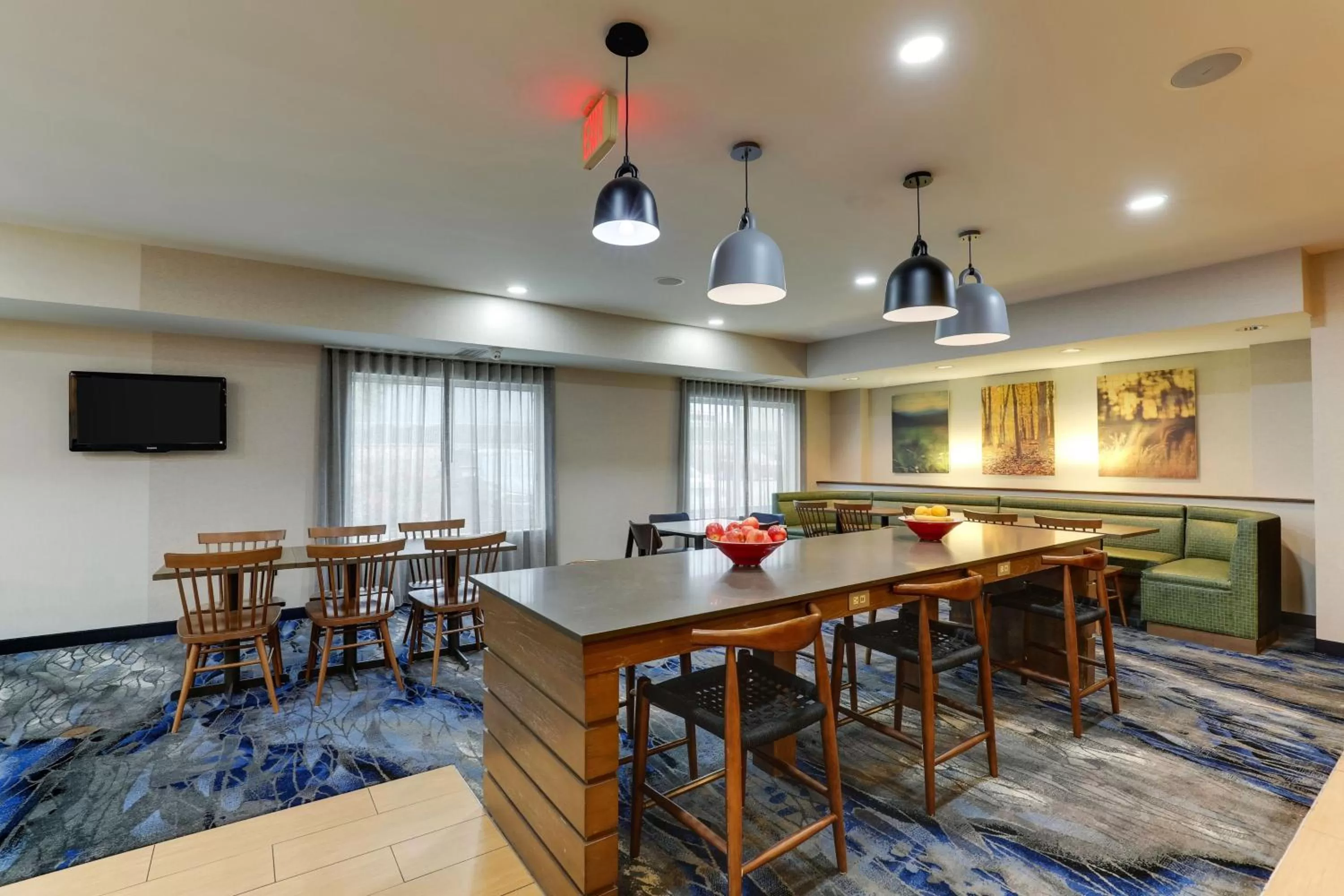 Breakfast in Fairfield Inn & Suites by Marriott Fort Worth I-30 West Near NAS JRB