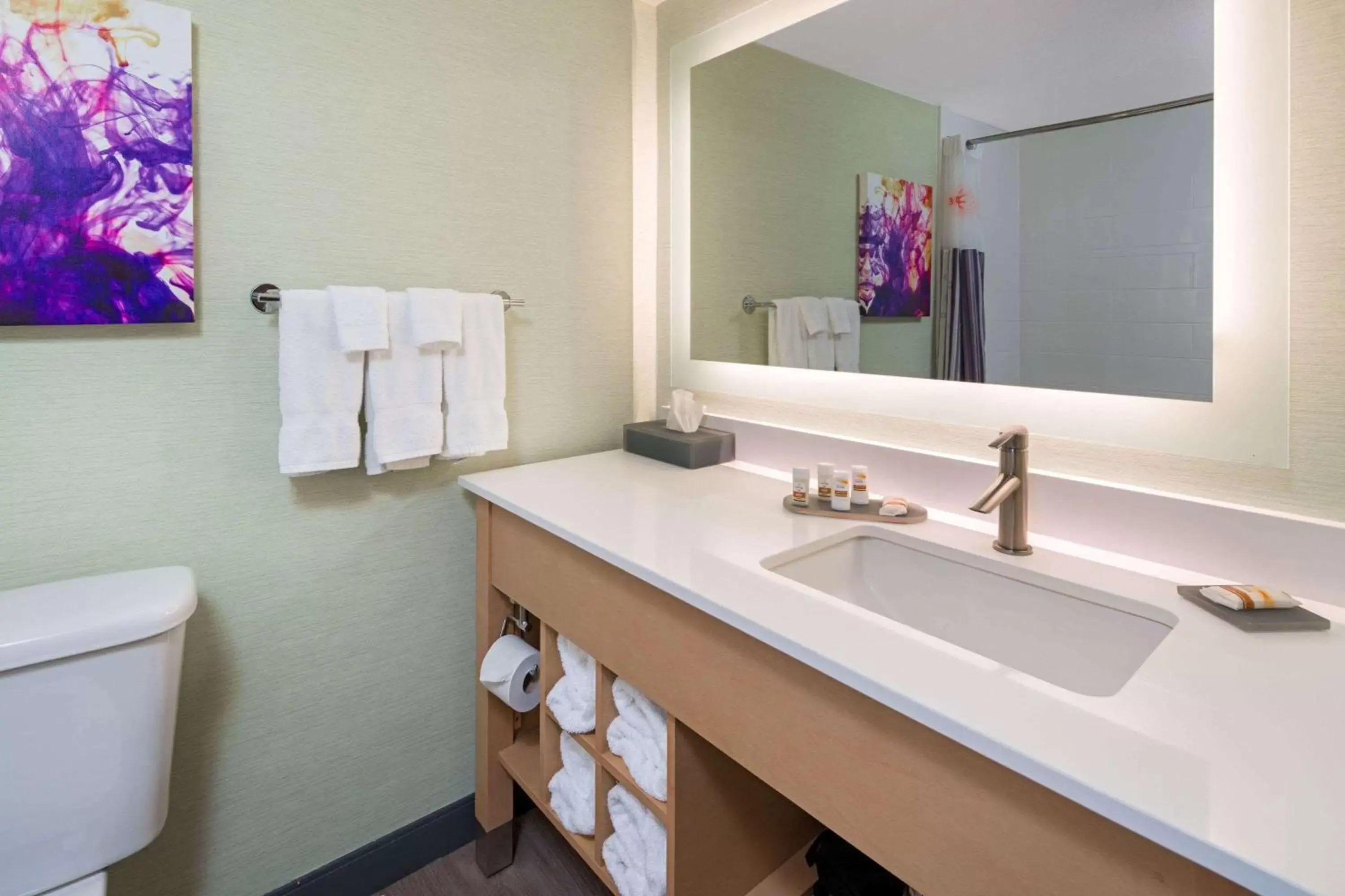 Bathroom in La Quinta by Wyndham Orange County Airport