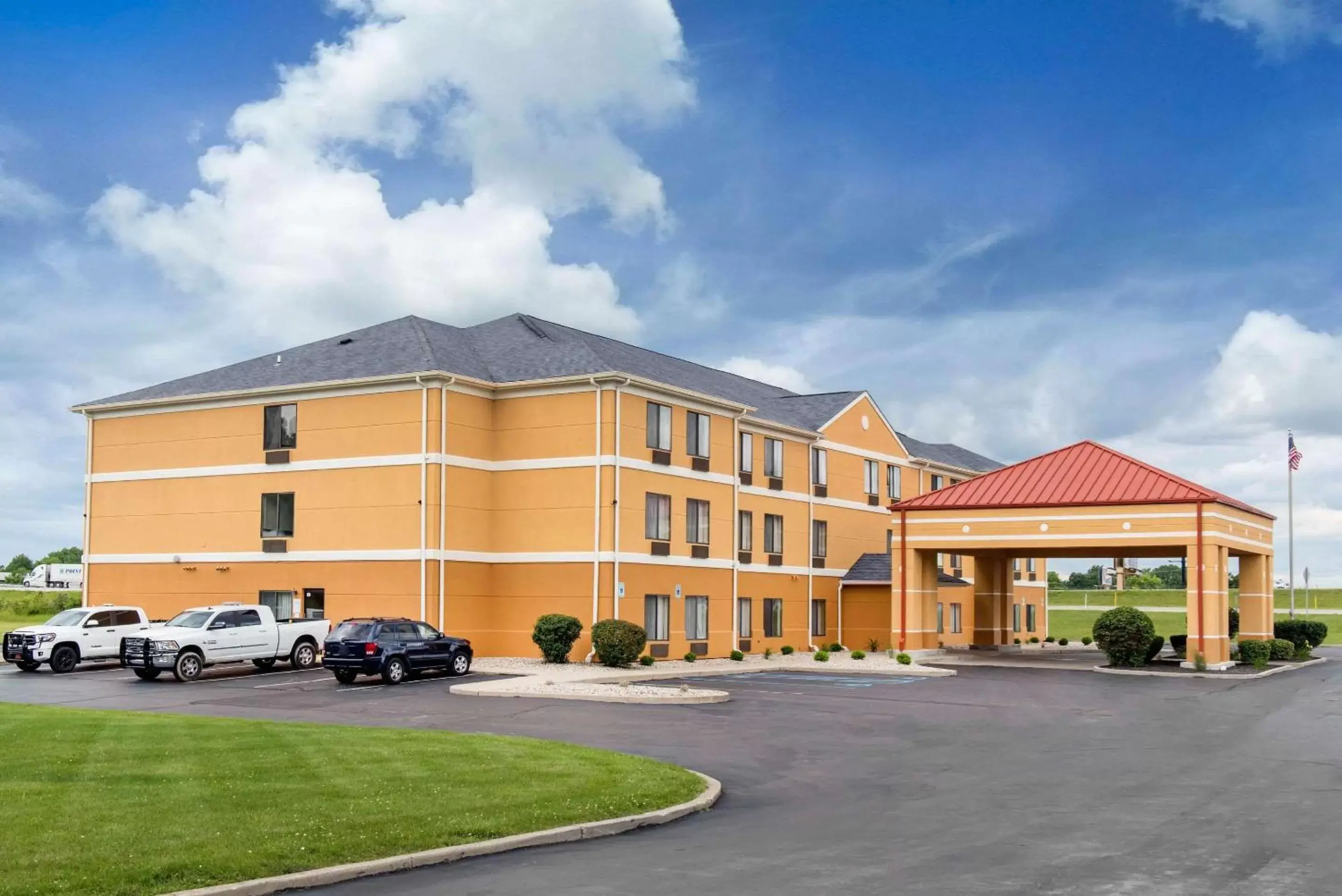 Property Building in Quality Inn & Suites Anderson I-69