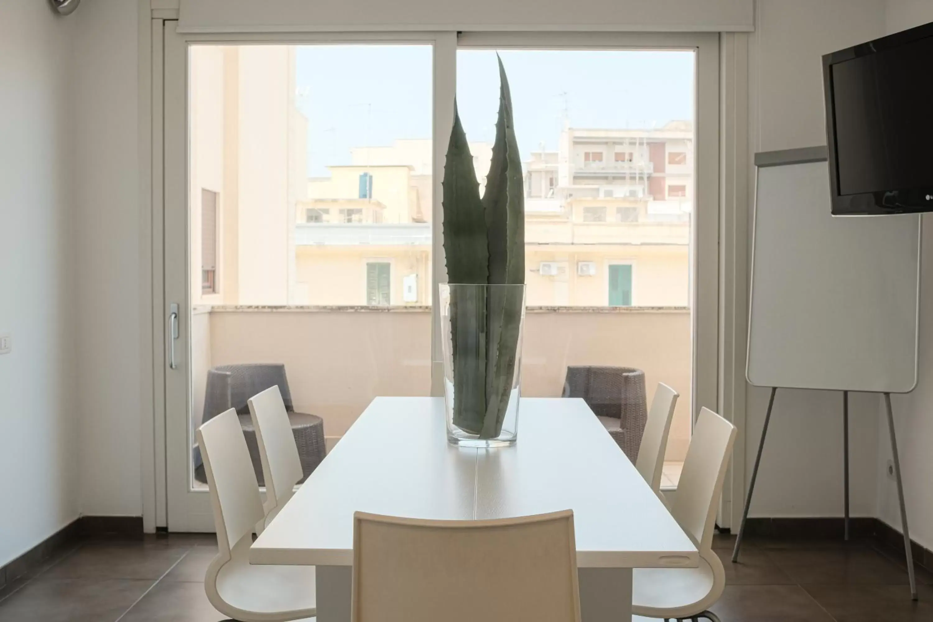 TV and multimedia, Dining Area in Maison R Boutique