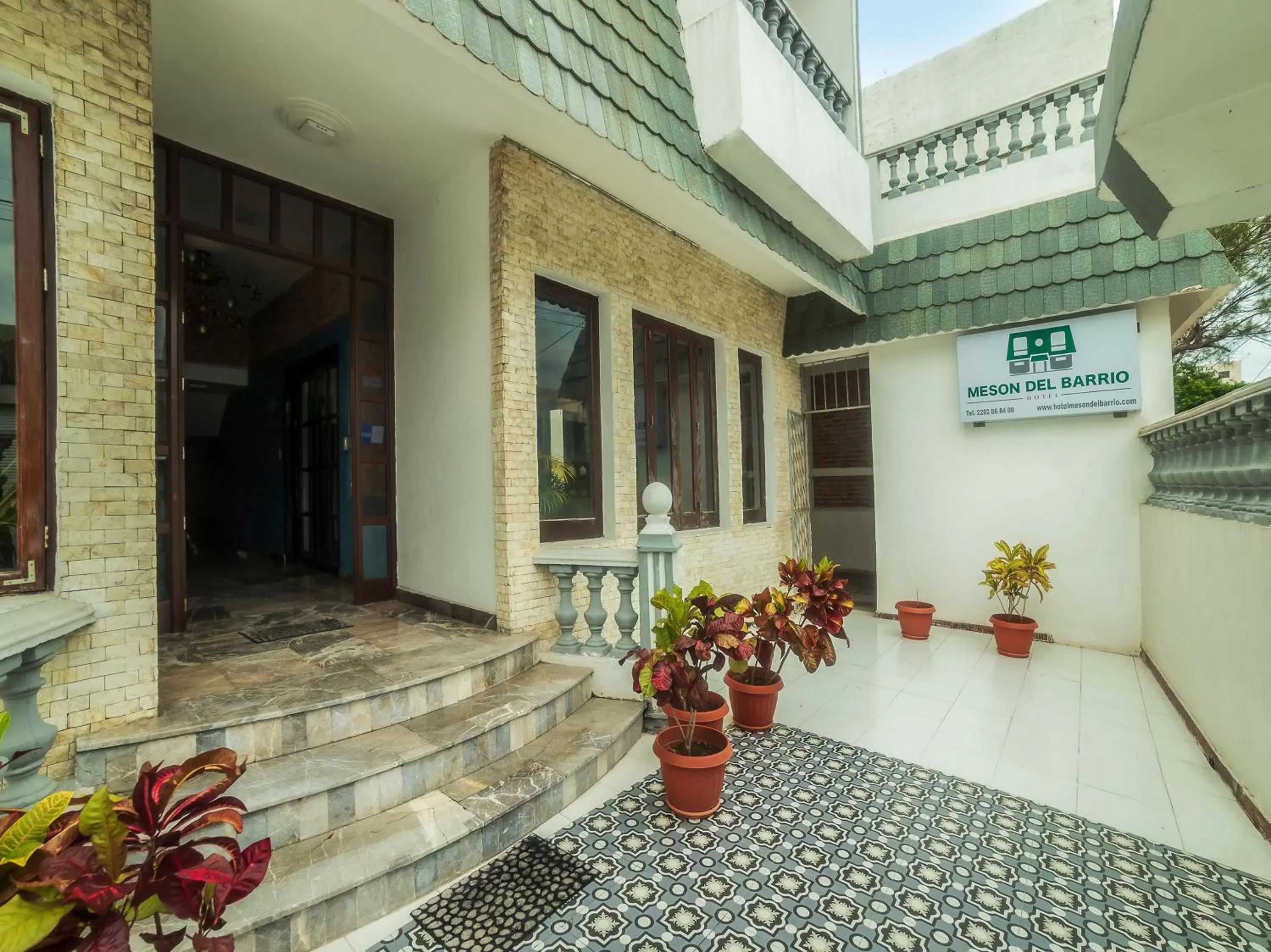 Facade/entrance in Hotel Meson del Barrio