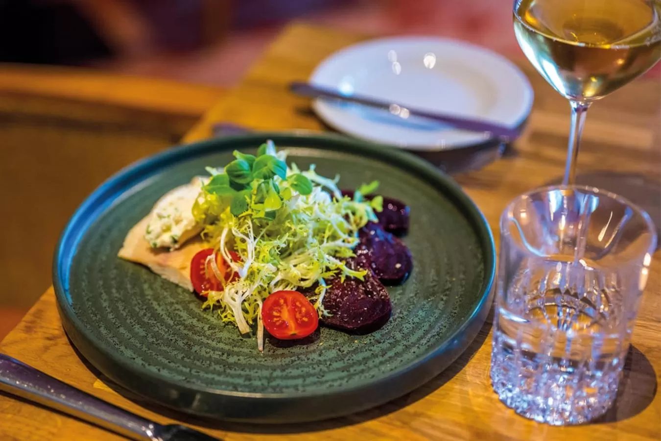 Restaurant/places to eat in Diehls Hotel