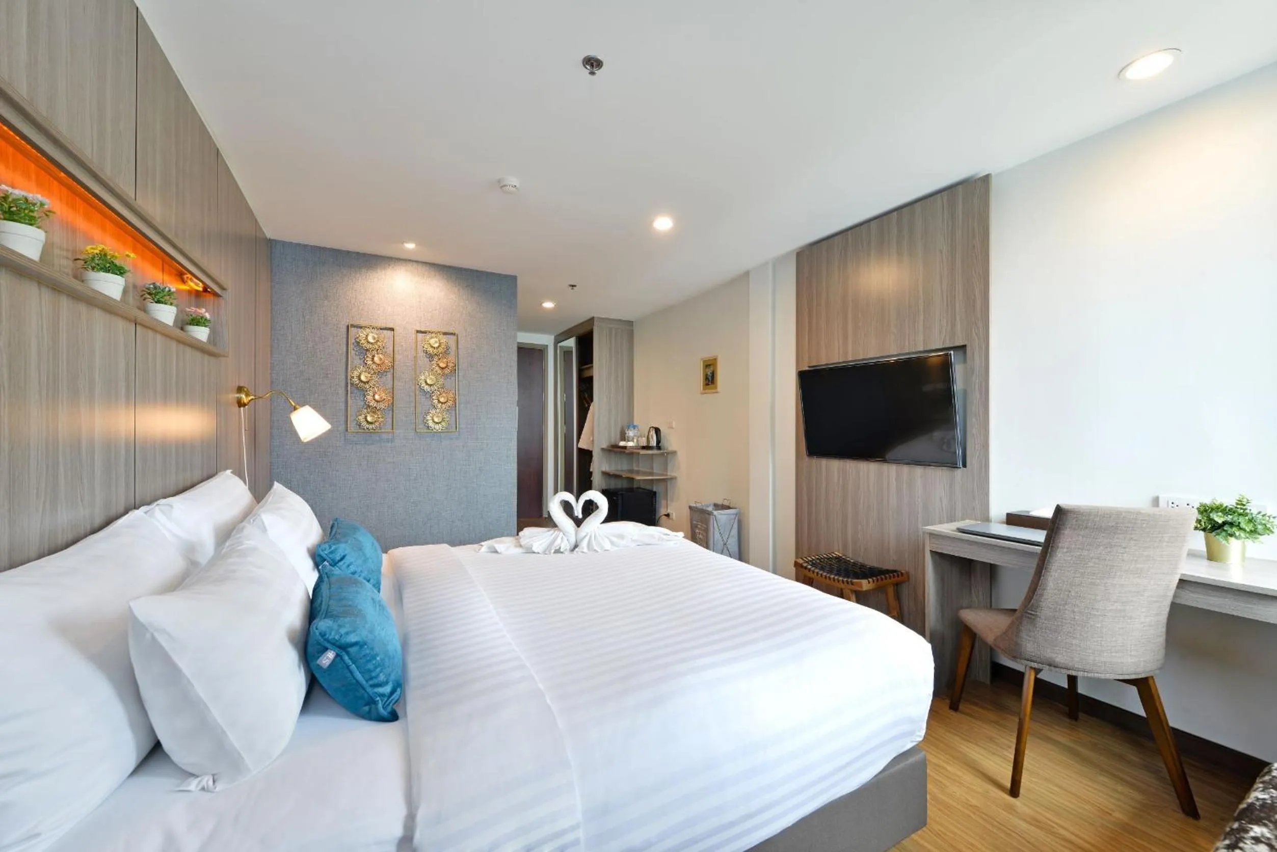 Bed in StayAt Bedever Bangkok Hotel