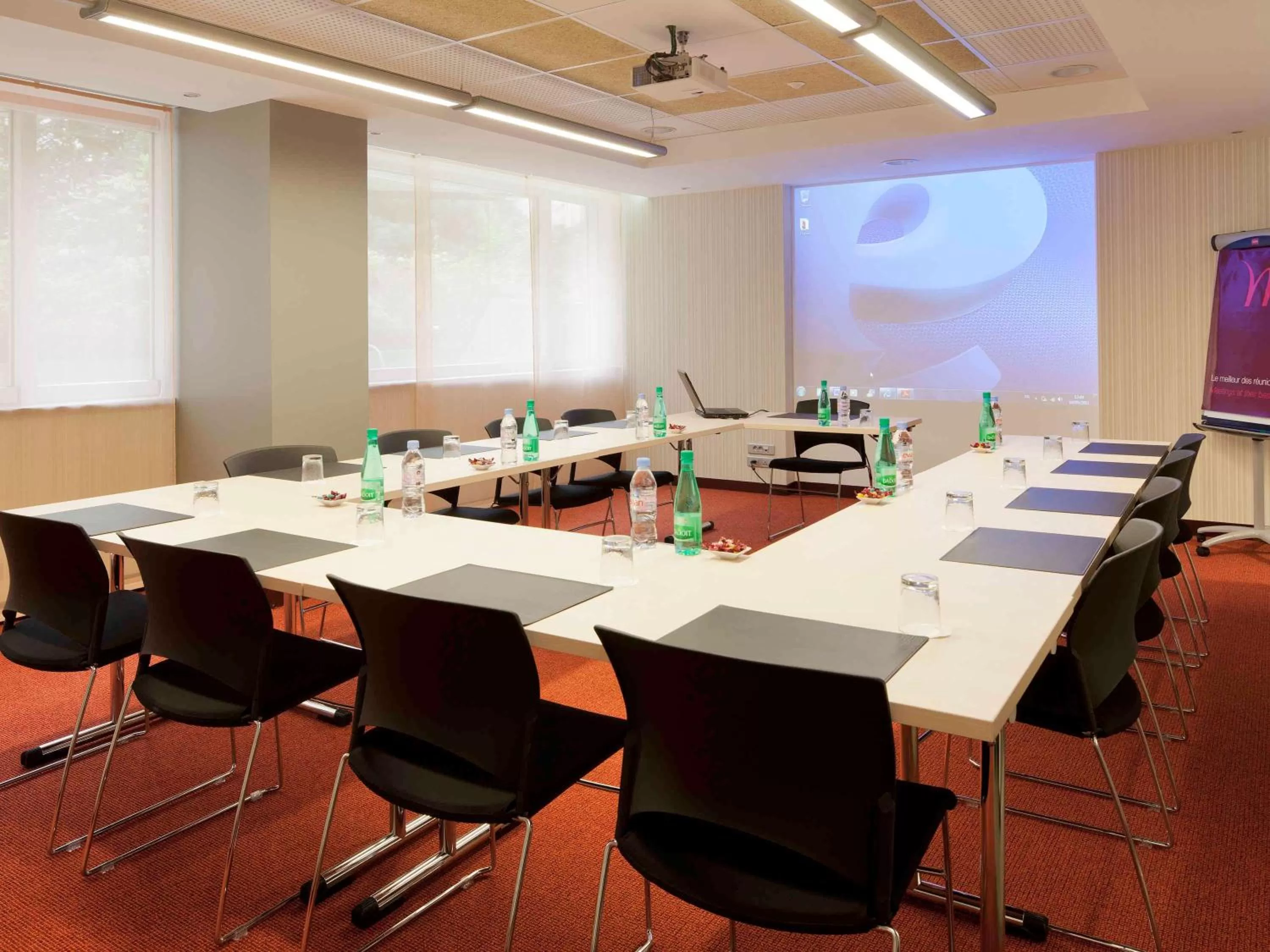 On site in Mercure Paris Boulogne