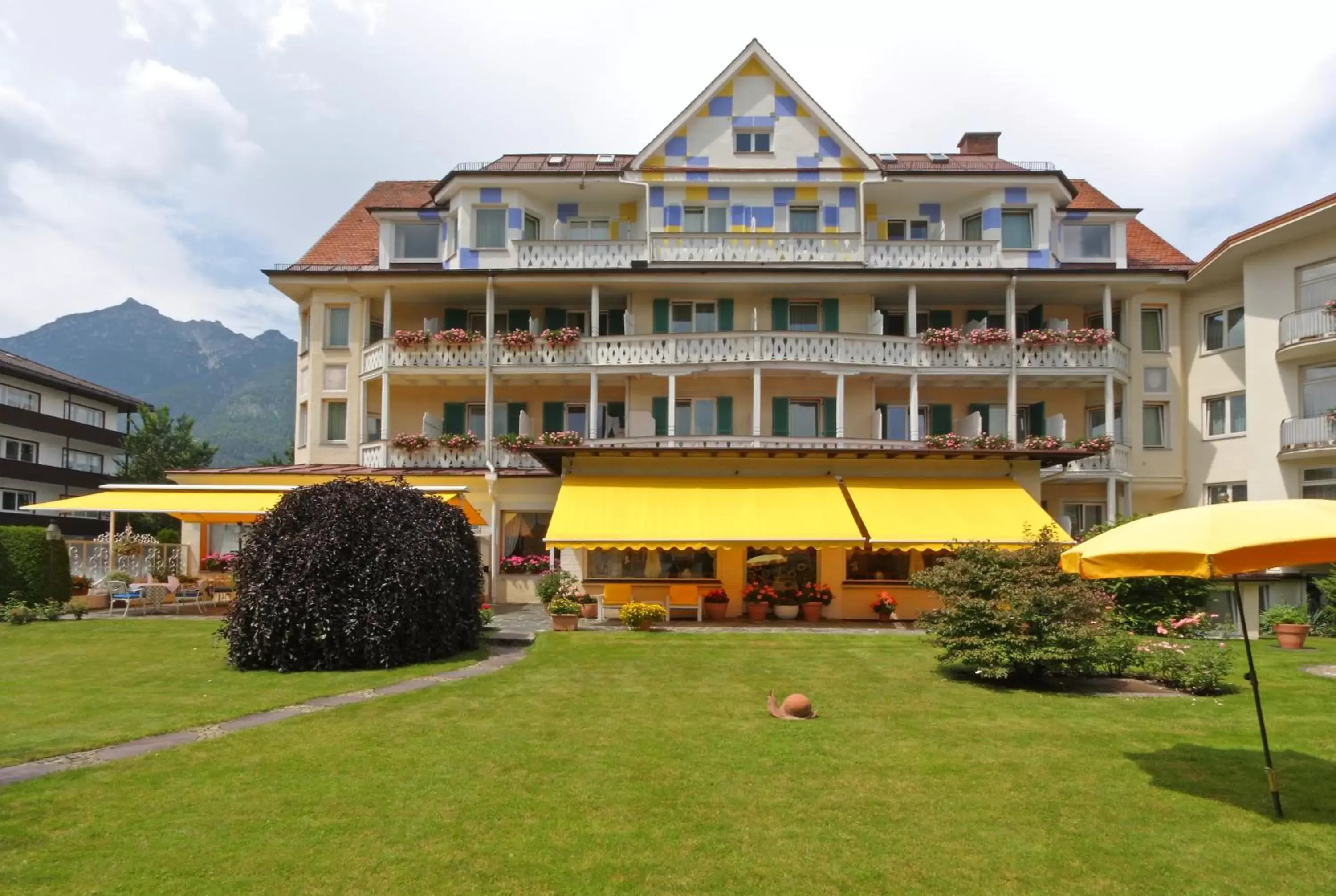 Facade/entrance, Property Building in Wittelsbacher Hof Swiss Quality Hotel