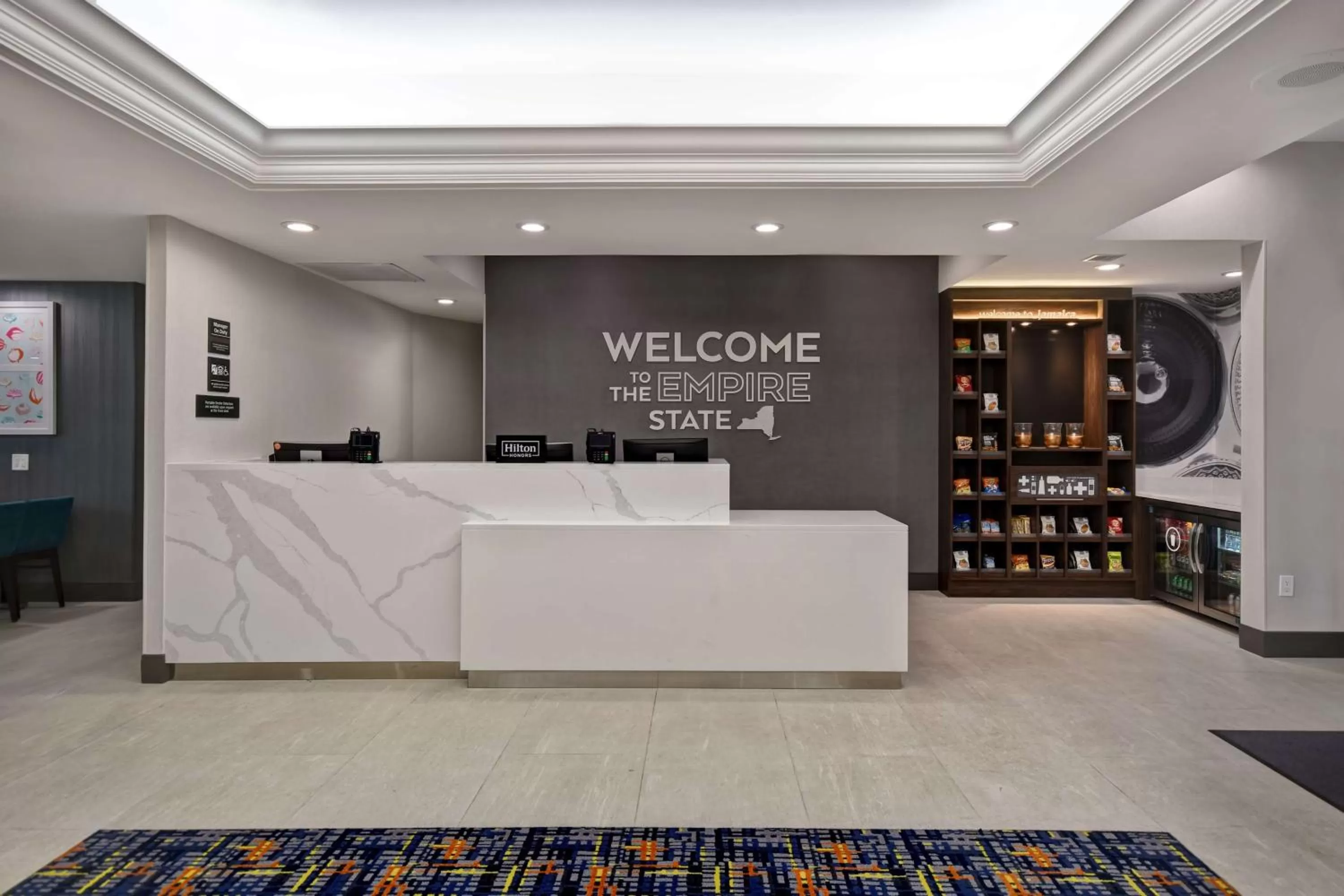 Lobby or reception in Hampton Inn NY-JFK