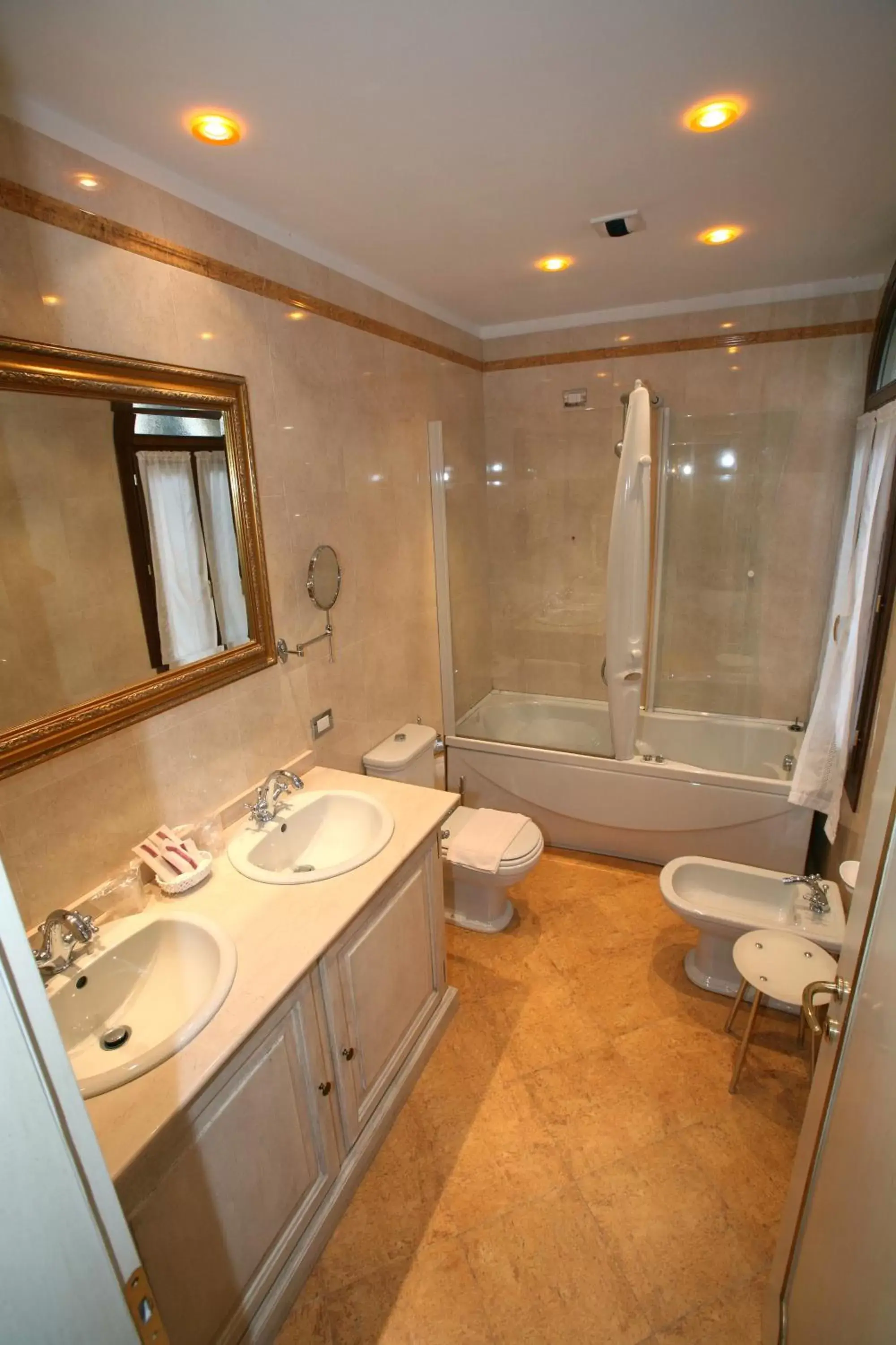 Shower, Bathroom in Locanda Ca' del Brocchi