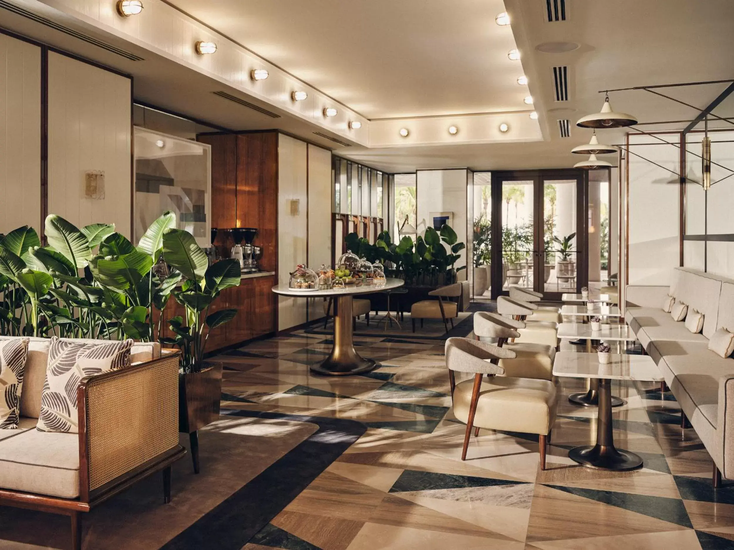 Lounge or bar, Lobby/Reception in Four Seasons Hotel and Residences Fort Lauderdale