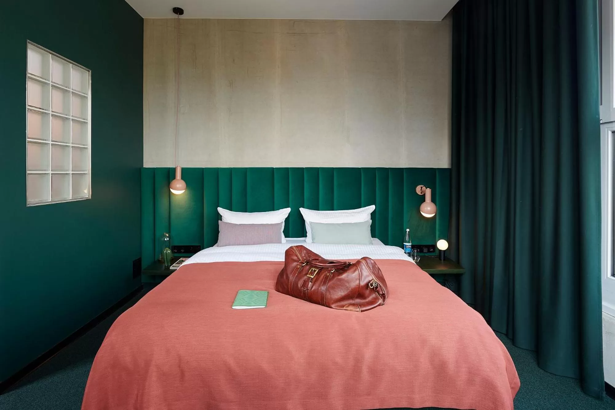 Bathroom, Bed in Basecamp Hotel Dortmund