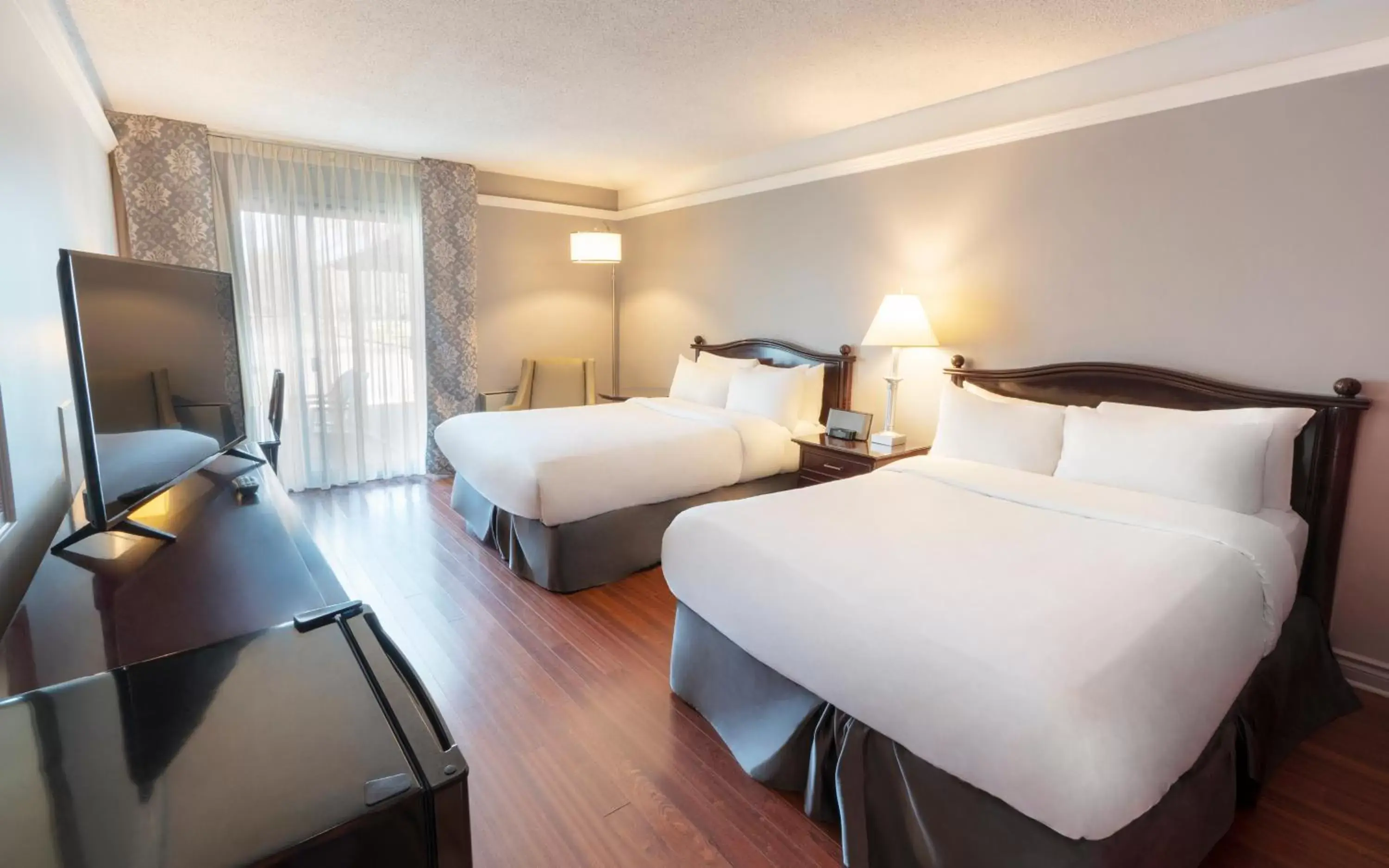 Bed in Hôtel Québec Inn