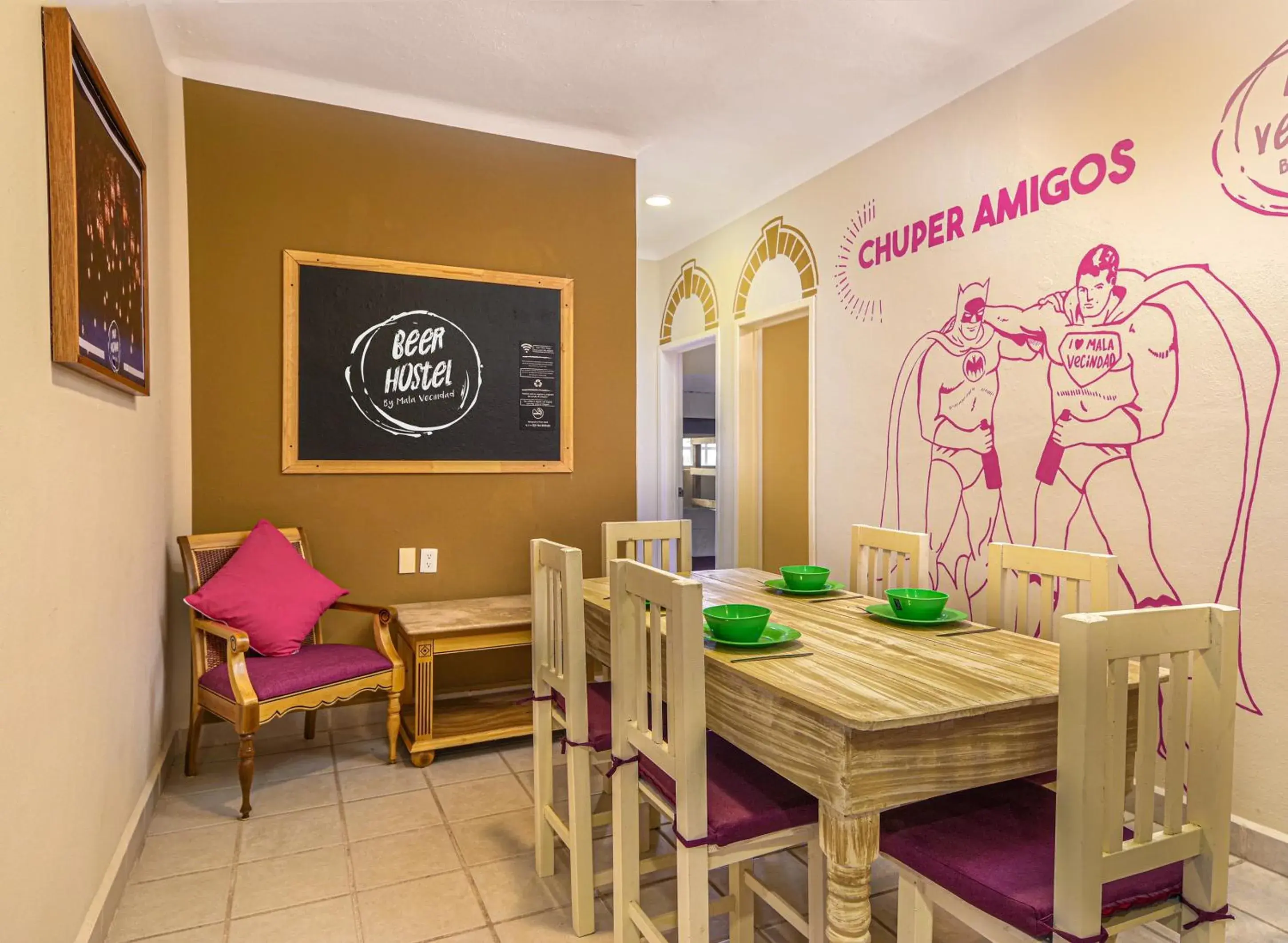 Dining Area in Mala Vecindad Playa Beer Hotel