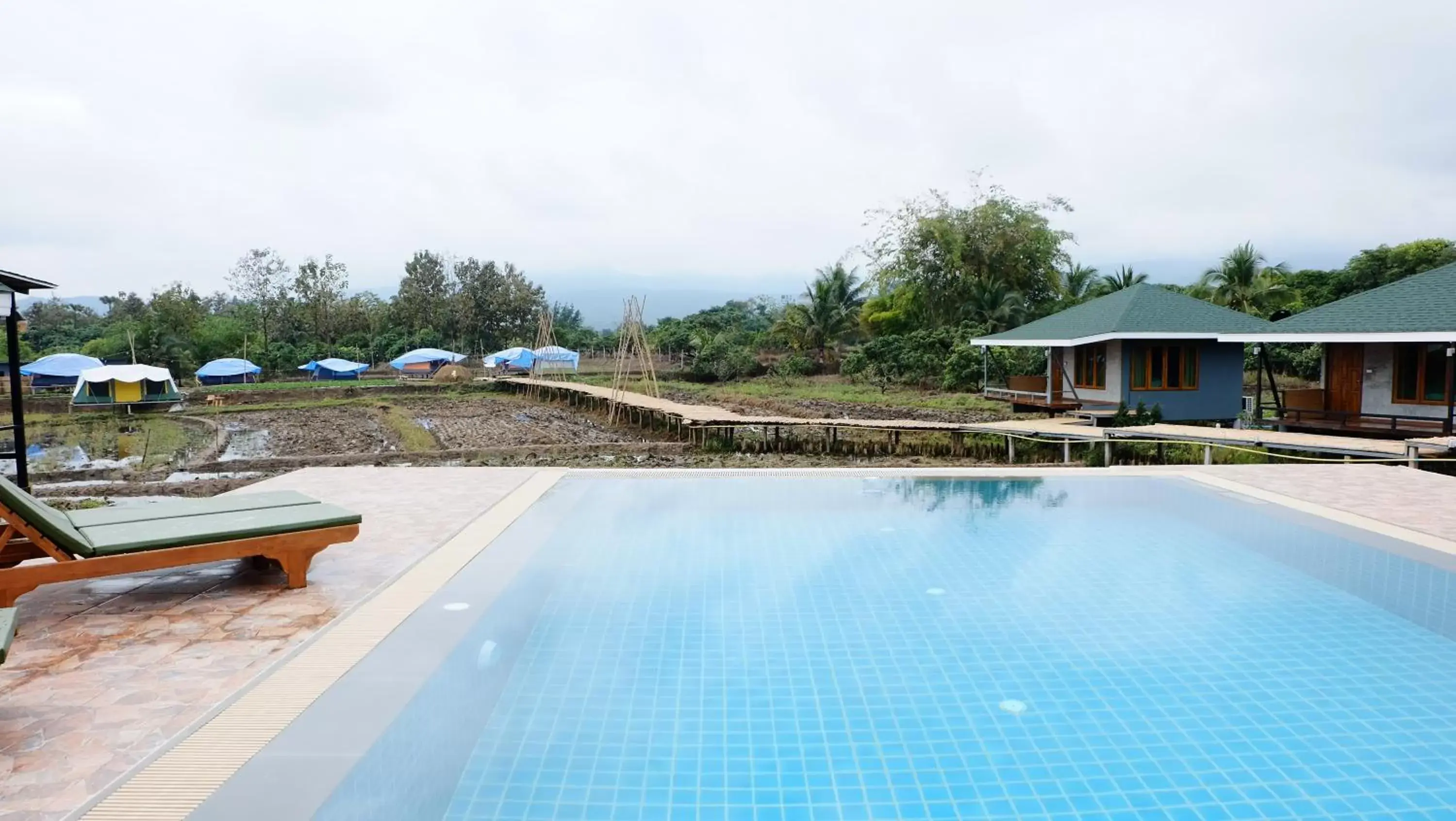 Swimming Pool in Nok Chan Mee Na