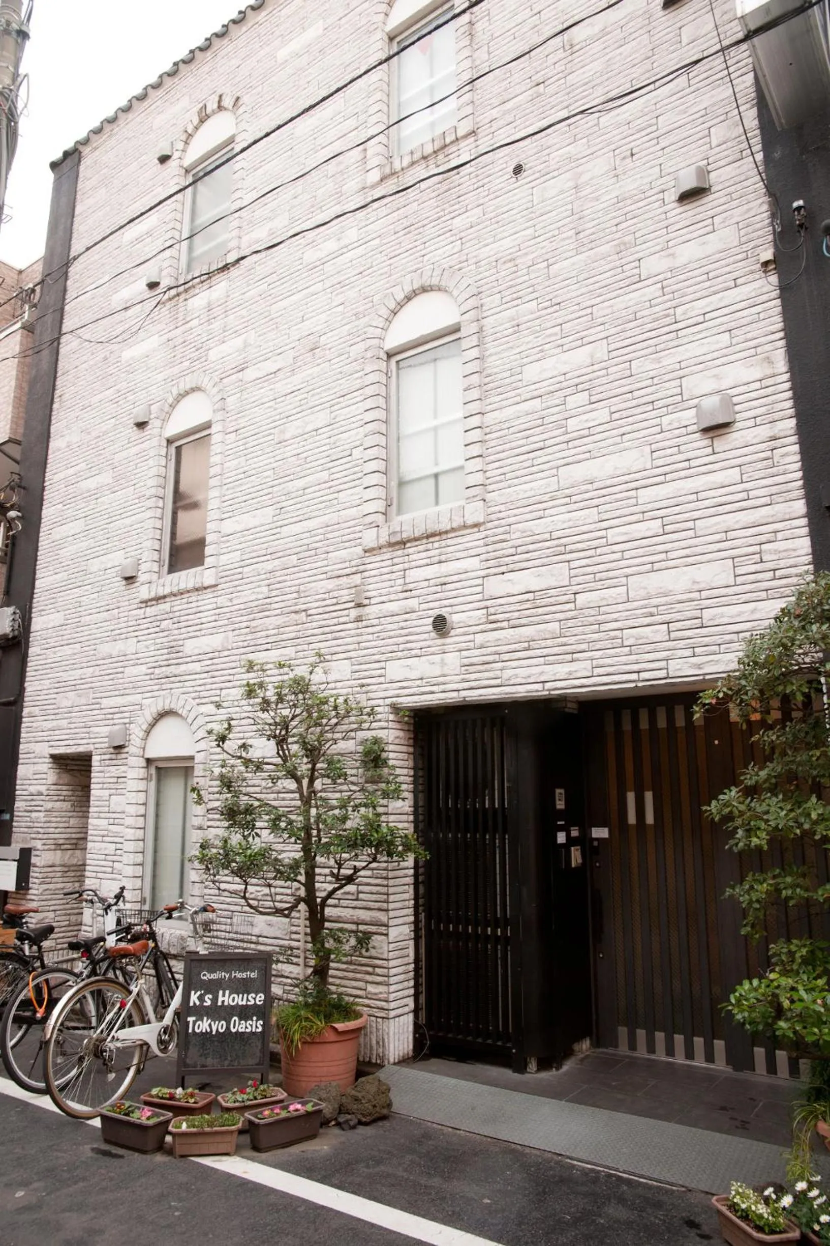 Facade/entrance in K's House Tokyo Oasis - Quality Hostel in Asakusa