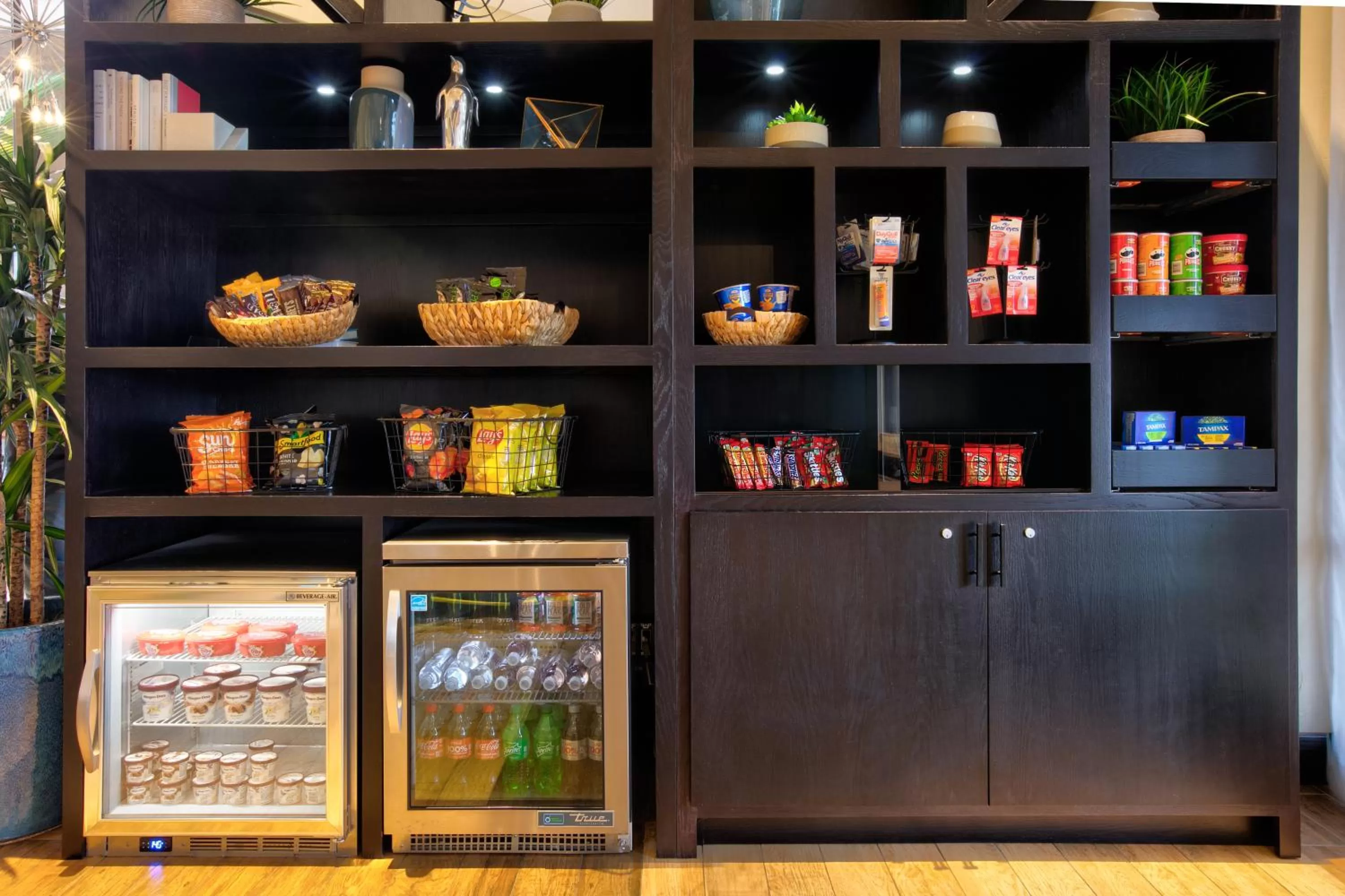 vending machine in Holiday Inn & Suites Santa Maria by IHG