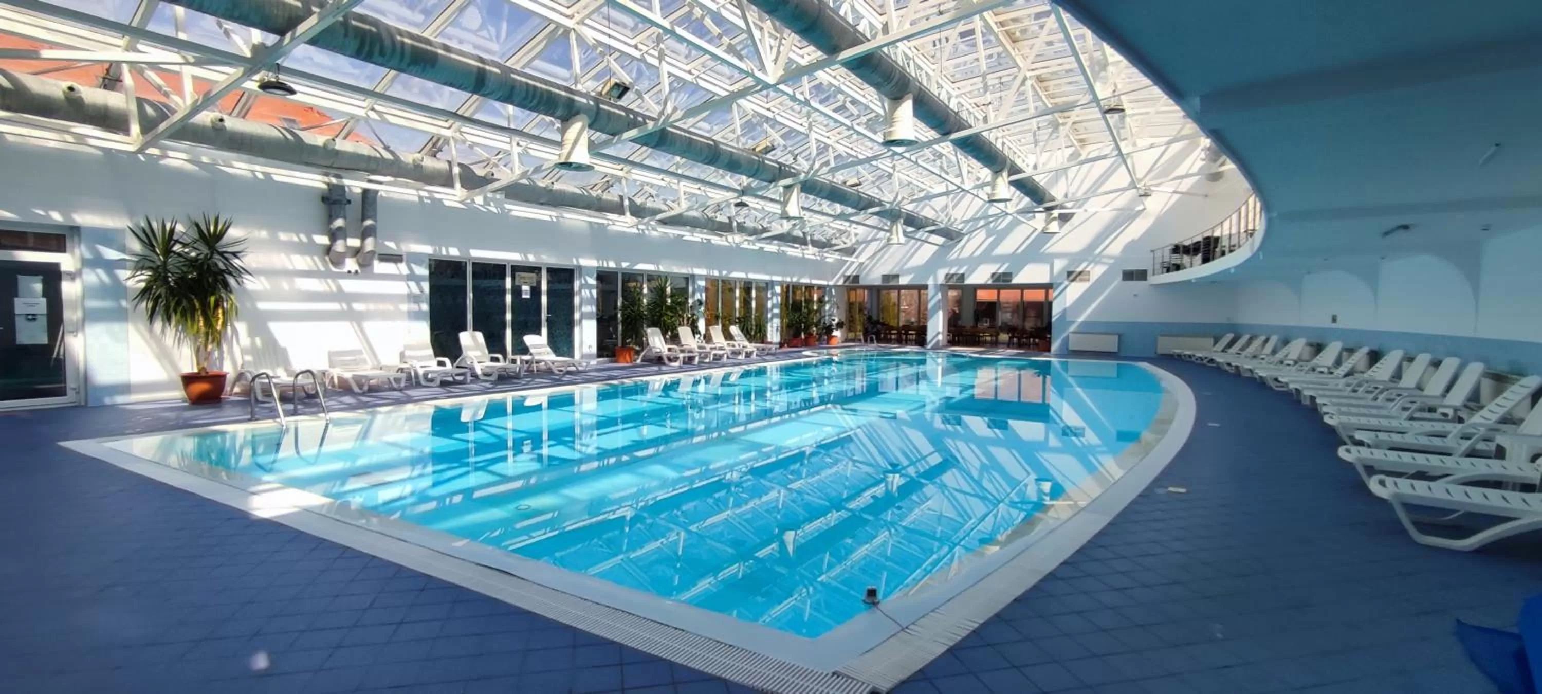 Swimming pool in Mercure Medias Binderbubi Hotel And Spa