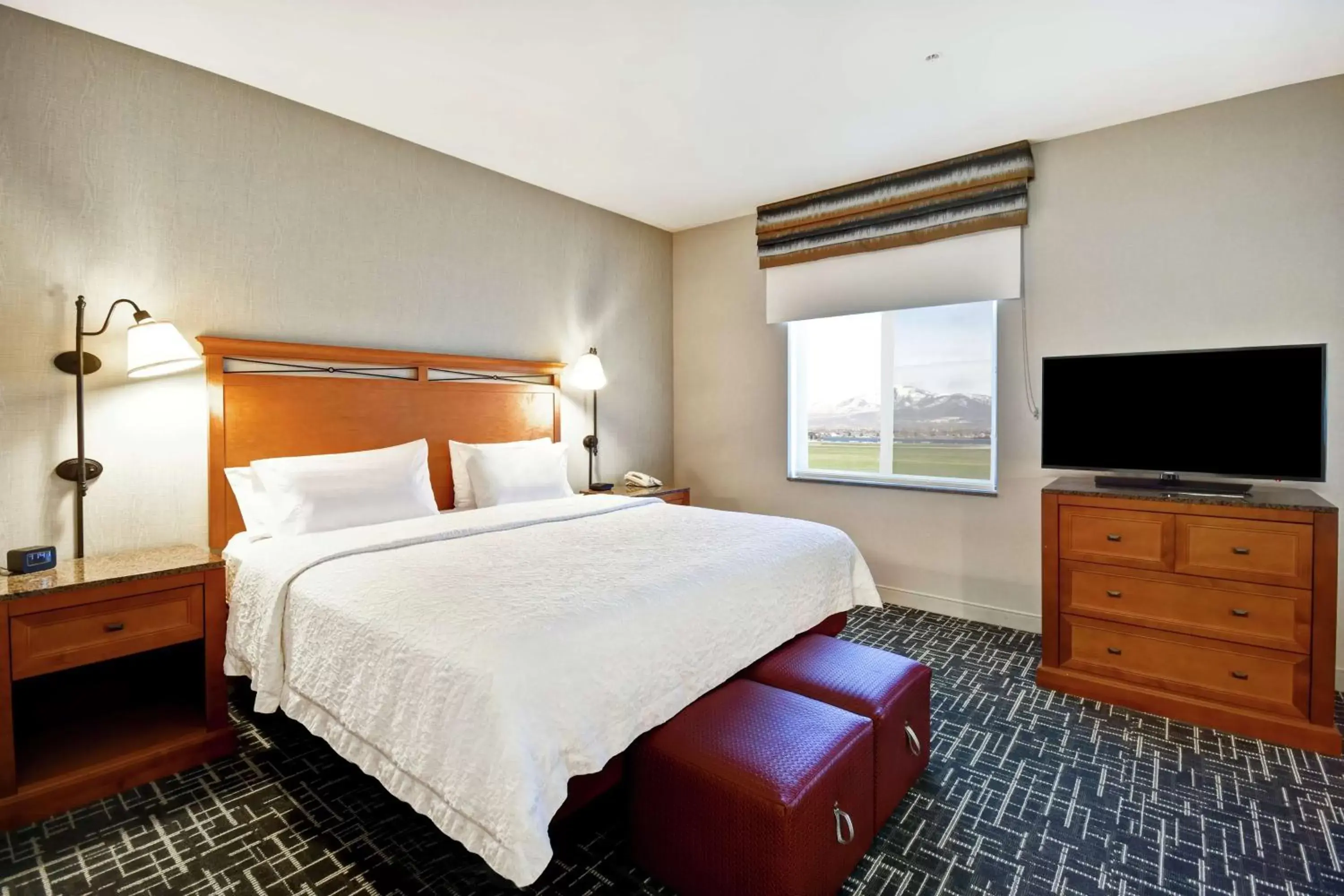 Bed in Hampton Inn & Suites Salt Lake City-West Jordan