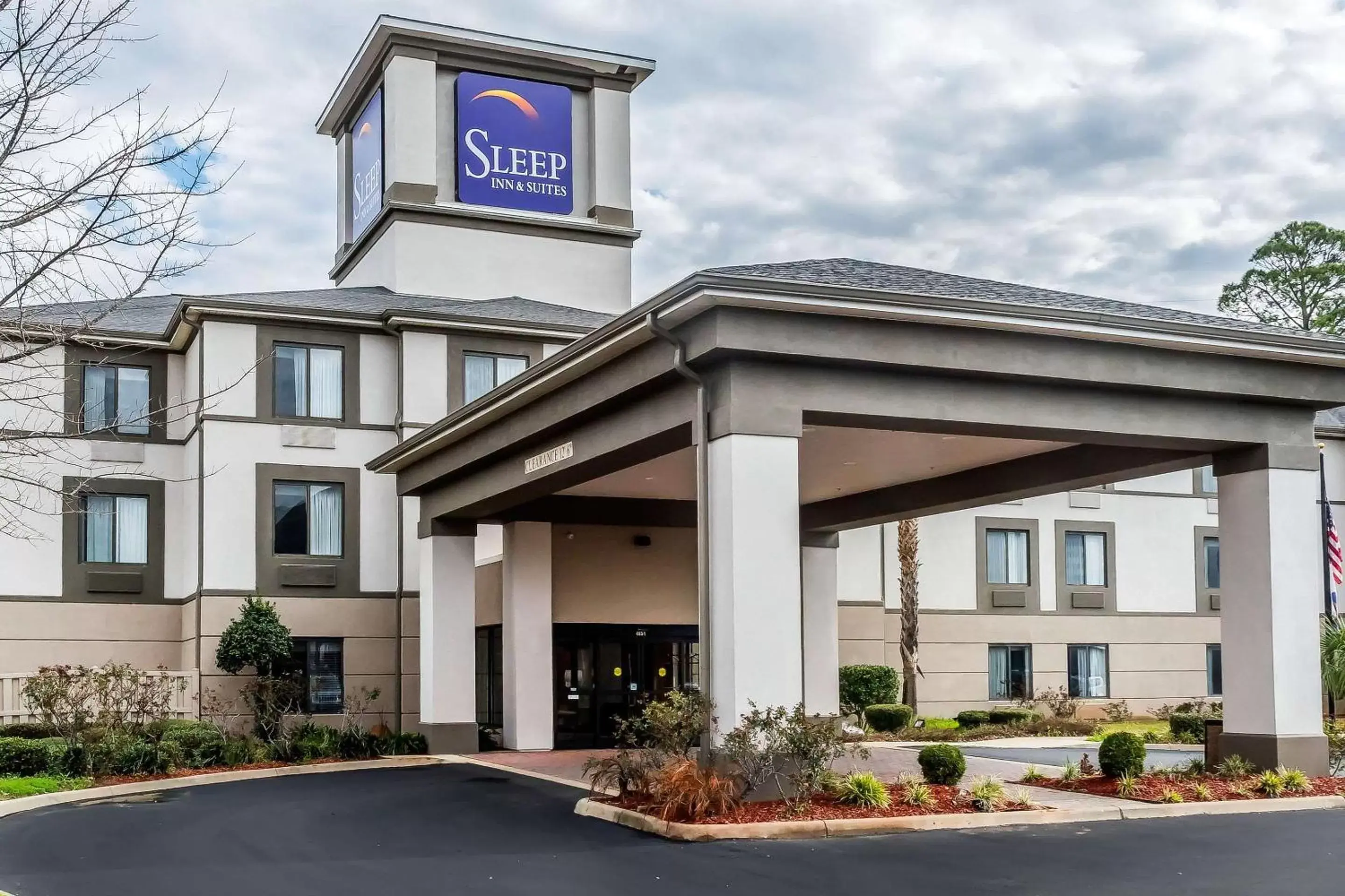 Property building in Sleep Inn & Suites Dothan North Property building in Sleep Inn & Suites Dothan North