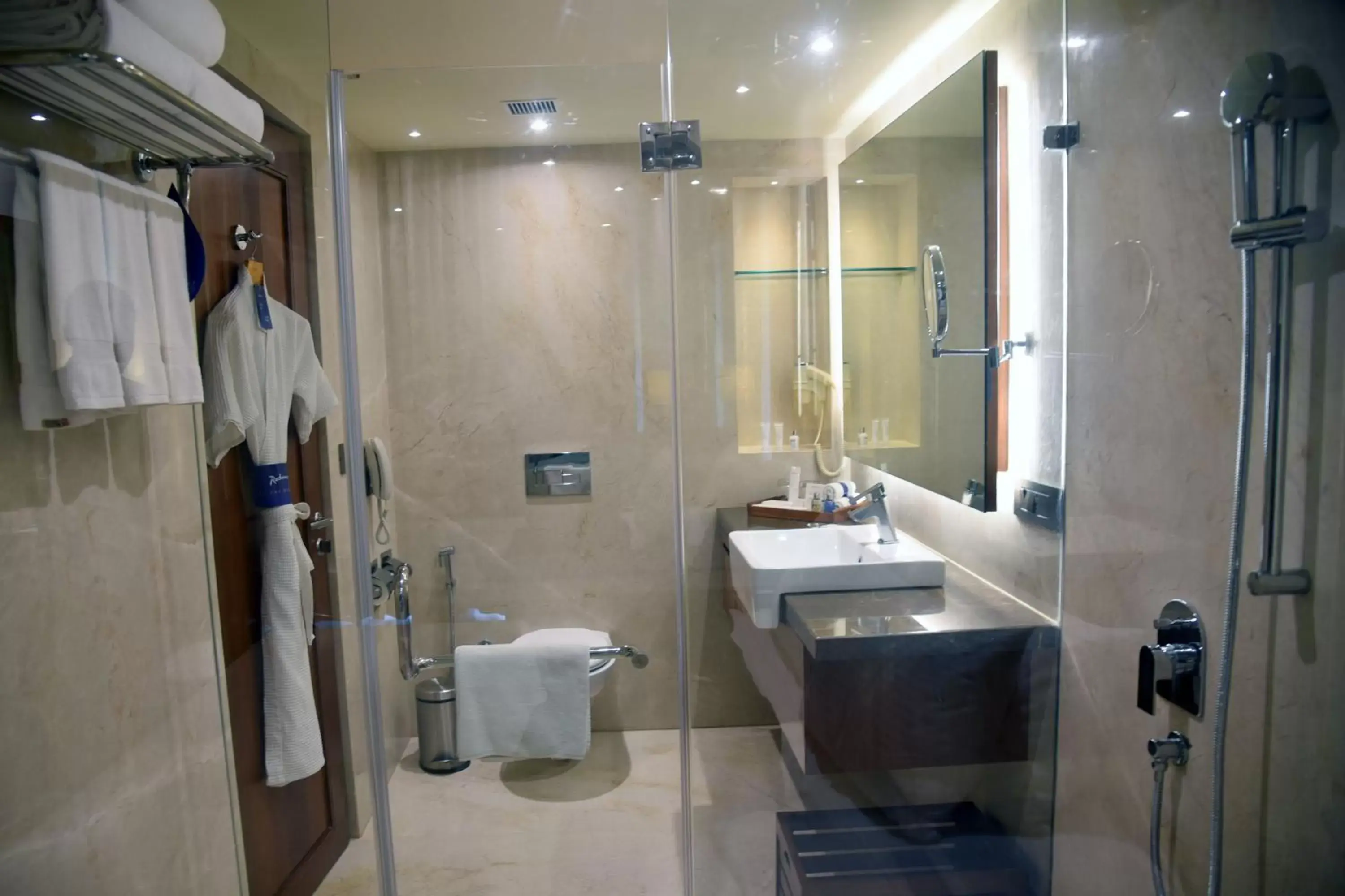 Bathroom in Radisson Blu Resort & Spa Alibaug