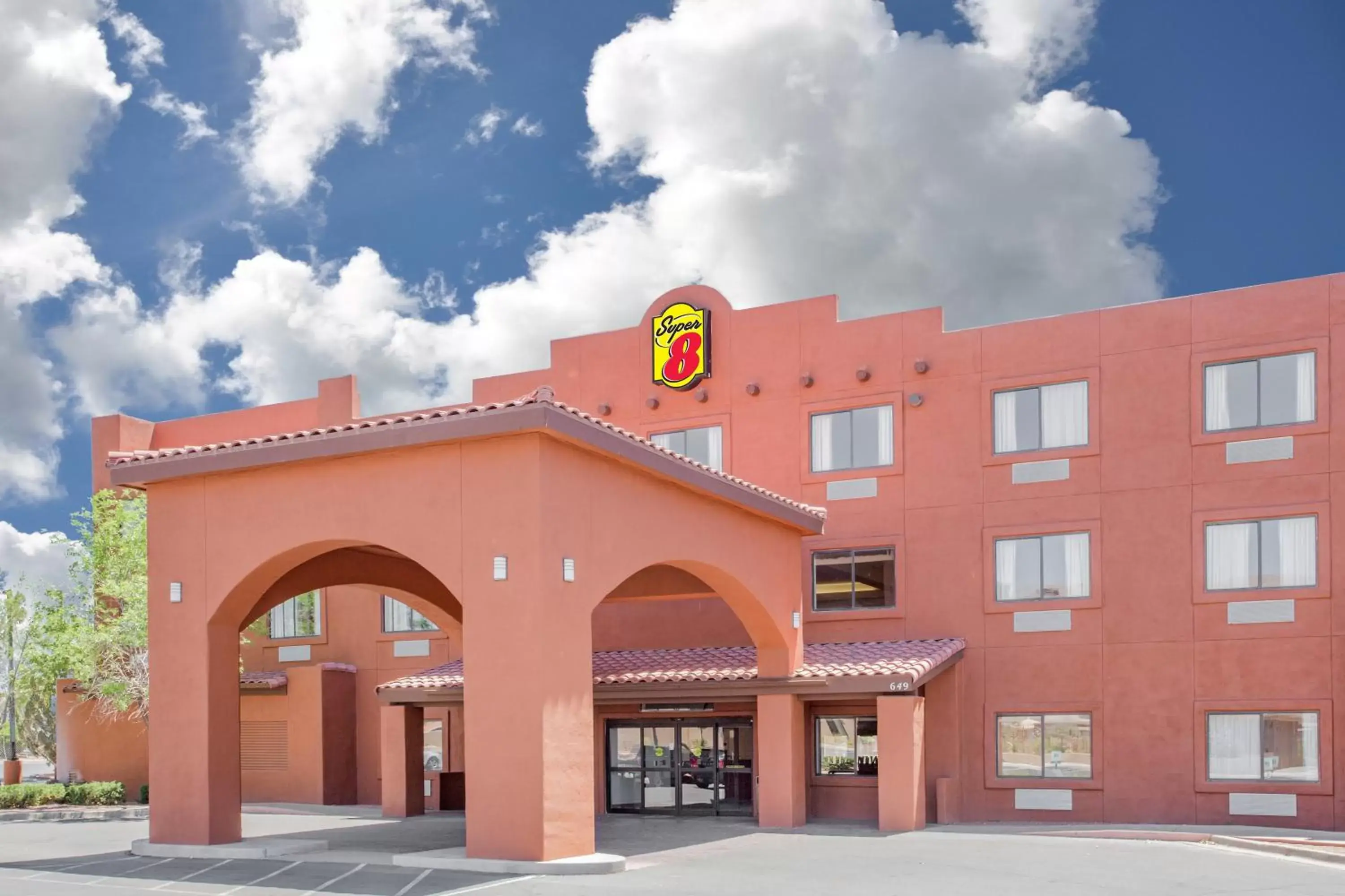 Facade/entrance, Property Building in Super 8 by Wyndham Page/Lake Powell